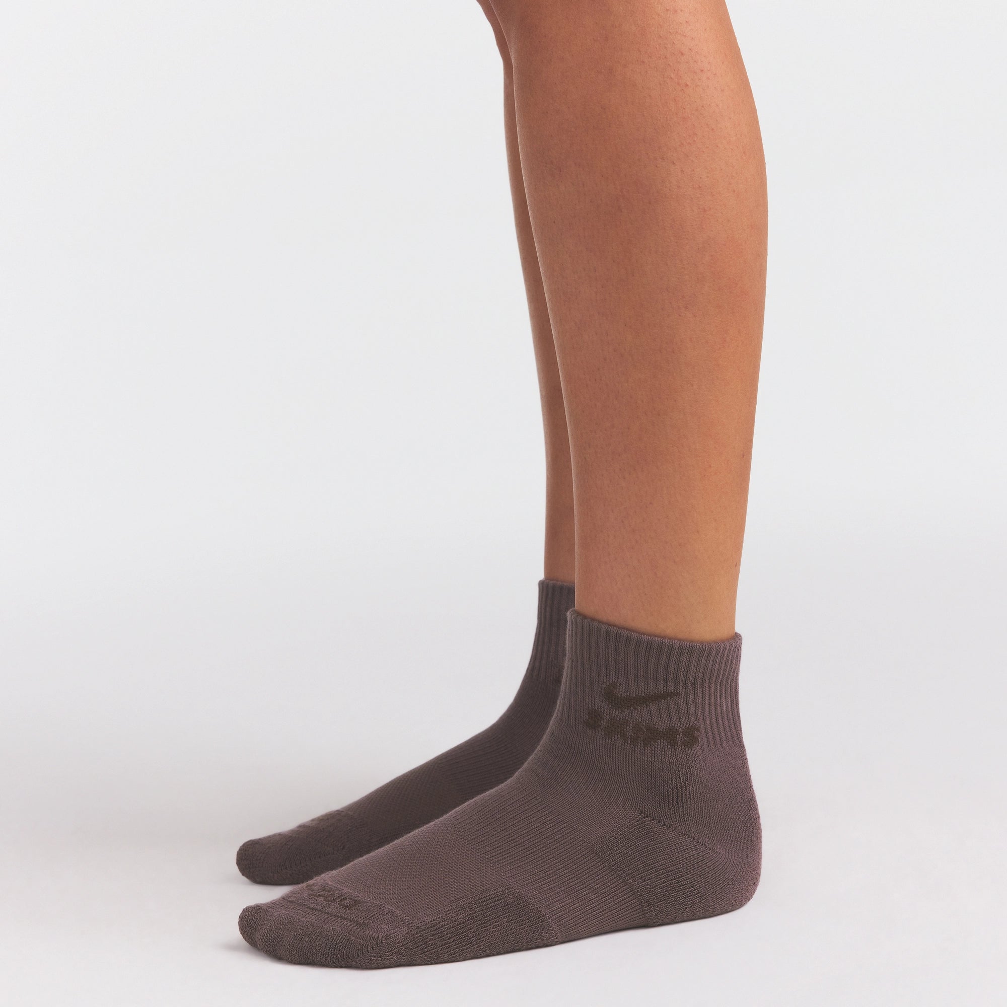 NikeSKIMS ACCESSORIES DRI-FITâ„¢ QUARTER CREW SOCK 3-PACK | COBALT MULTI - Image 3