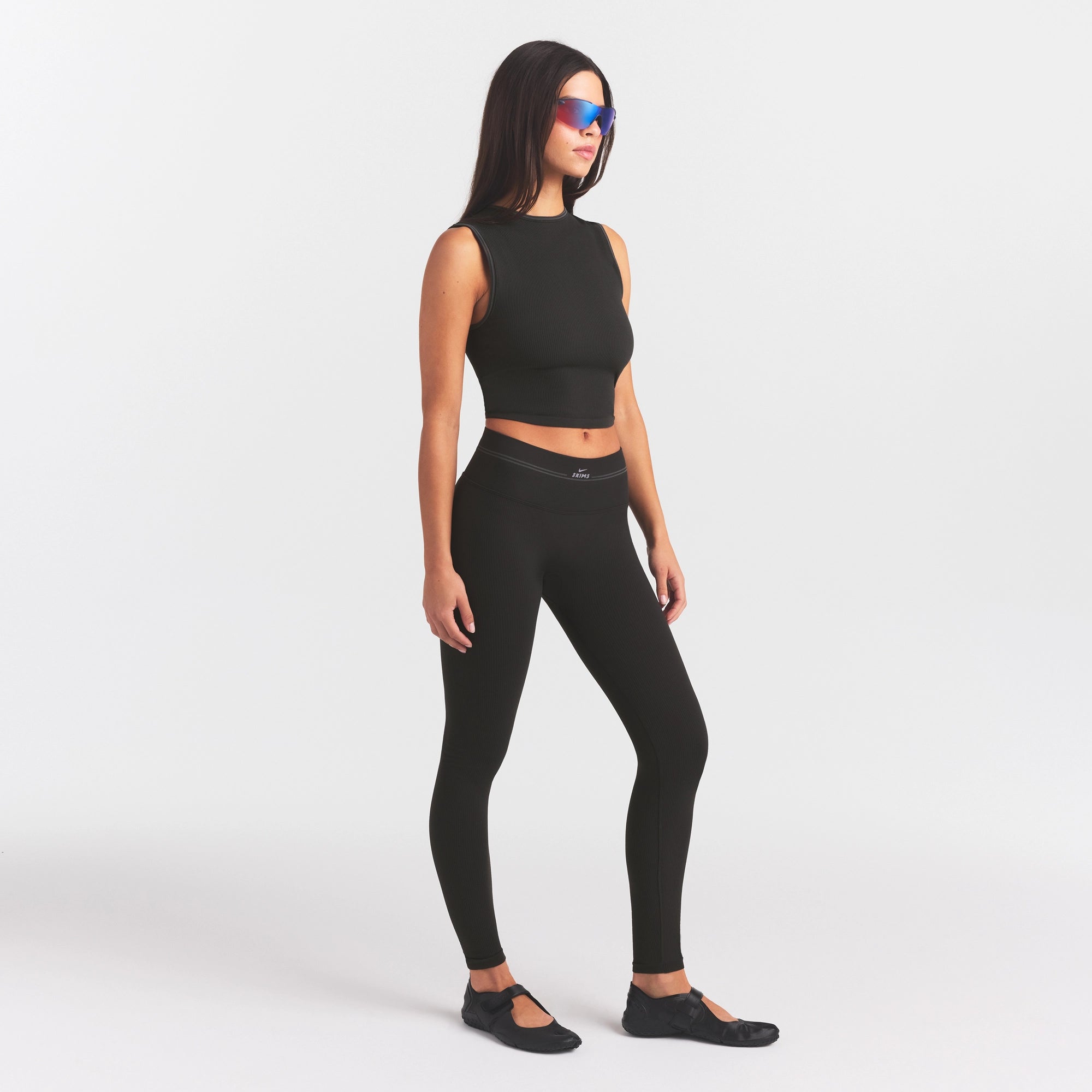 NikeSKIMS RIBBED SEAMLESS 26 LEGGING | OBSIDIAN - Image 4