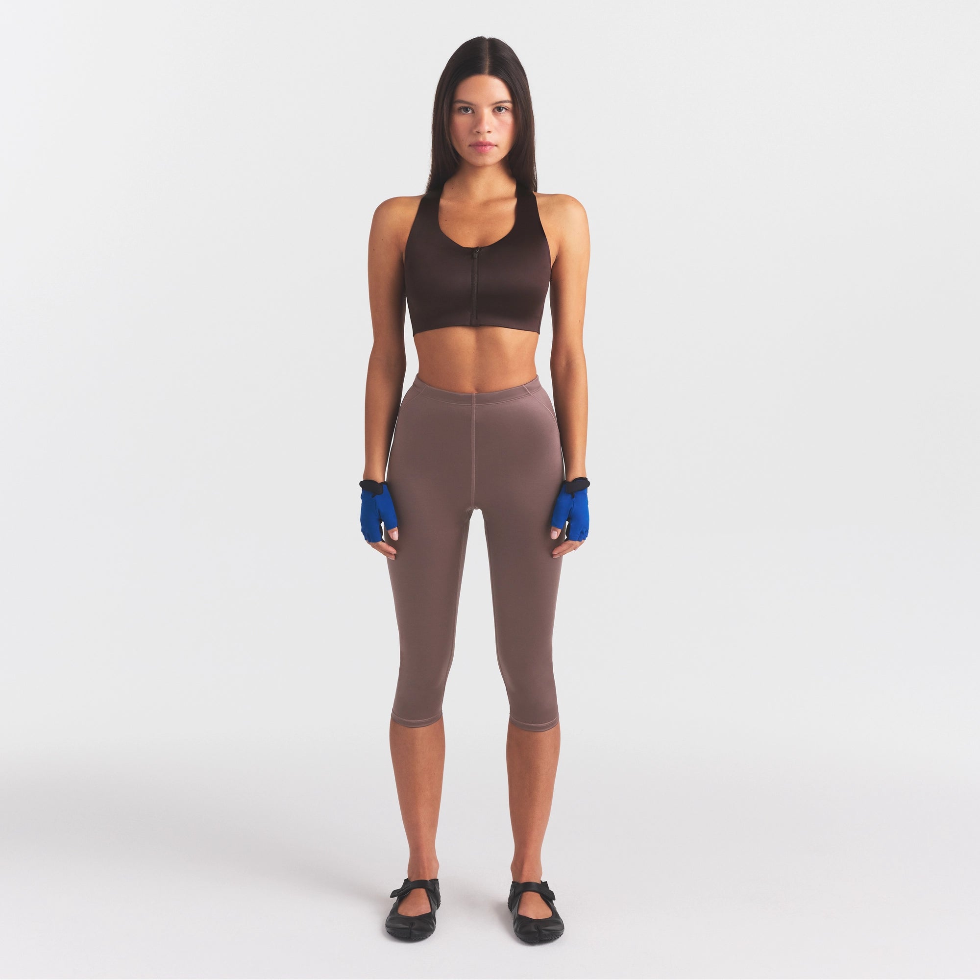NikeSKIMS SATIN SHINE CAPRI 17 LEGGING | RESIN - Image 2