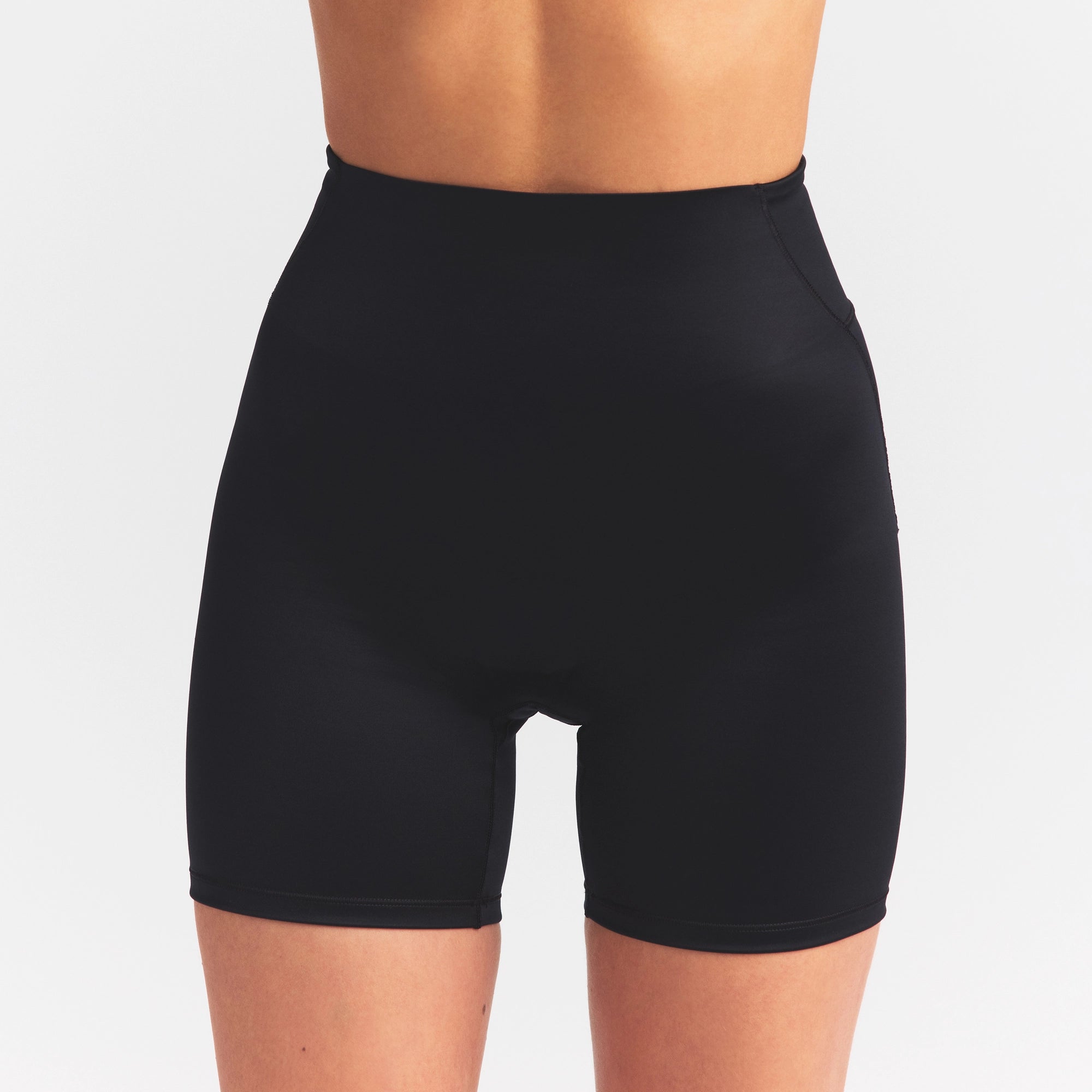 NikeSKIMS SATIN SHINE BONDED WAIST 5 BIKER SHORT | OBSIDIAN - Image 4