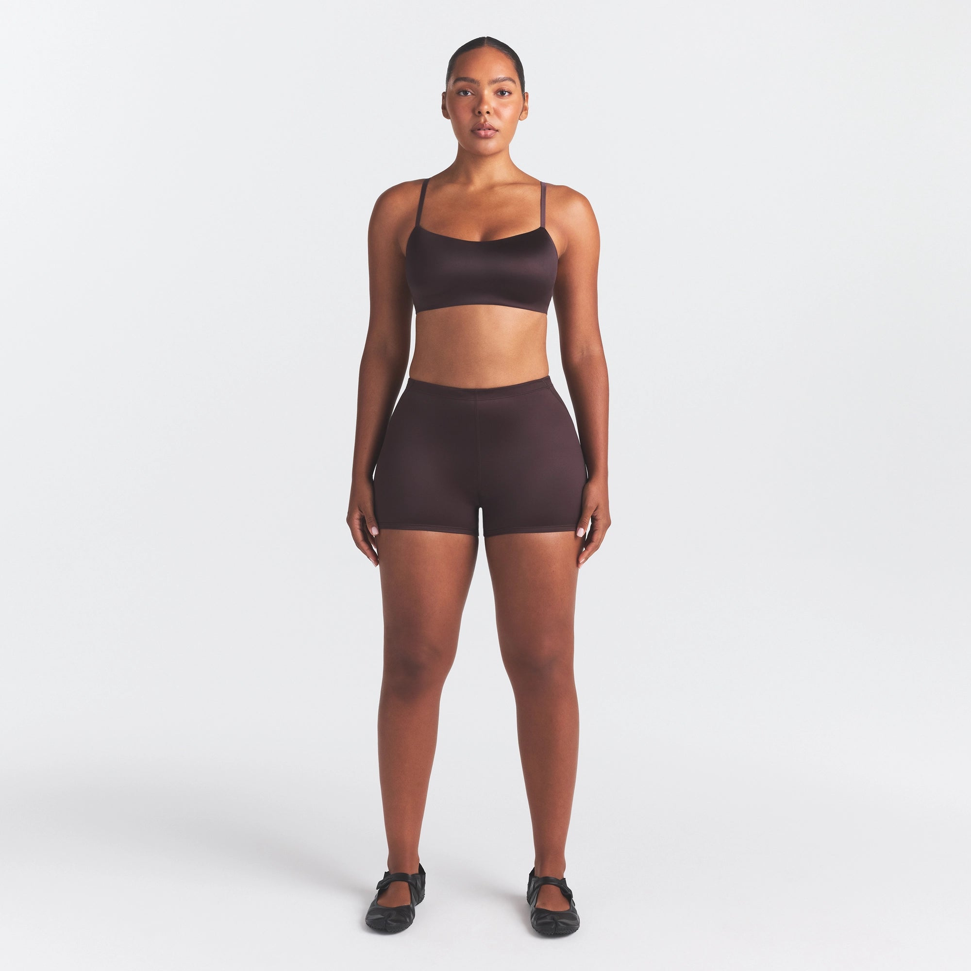 NikeSKIMS SATIN SHINE DRAWCORD 2 SHORT | PHOENIX - Image 2