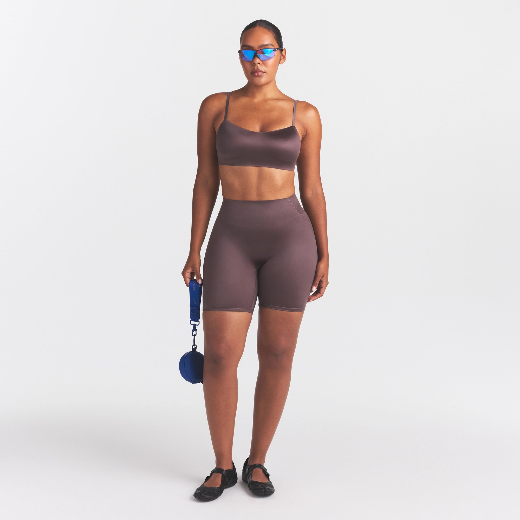 NikeSKIMS SATIN SHINE BONDED WAIST 7 BIKER SHORT | RESIN - Image 3