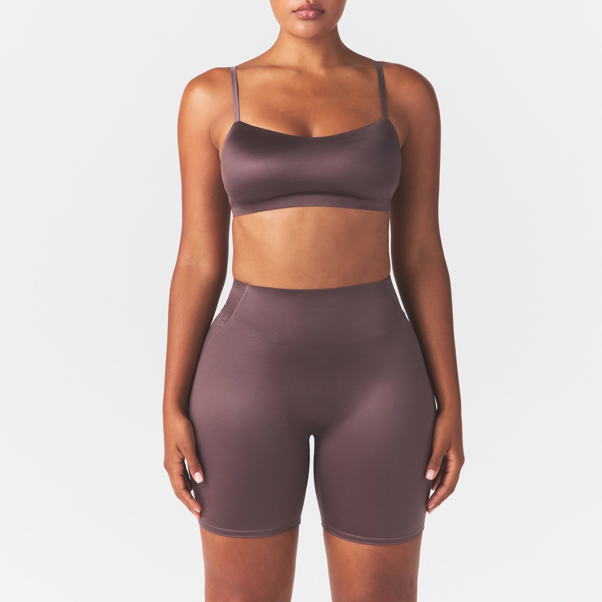 NikeSKIMS SATIN SHINE BONDED WAIST 7 BIKER SHORT | RESIN - Image 2