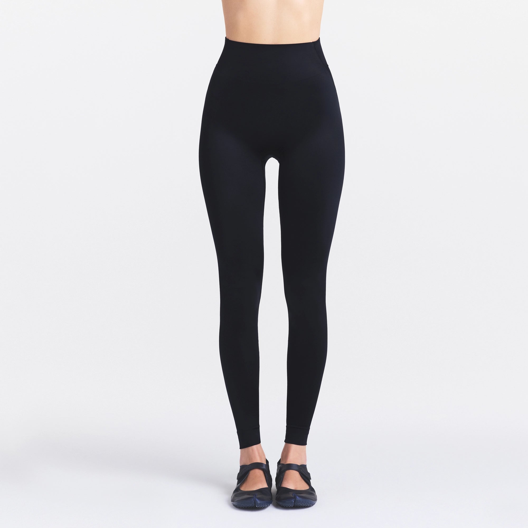 NikeSKIMS SATIN SHINE BONDED WAIST 29 LEGGING | OBSIDIAN - Image 3