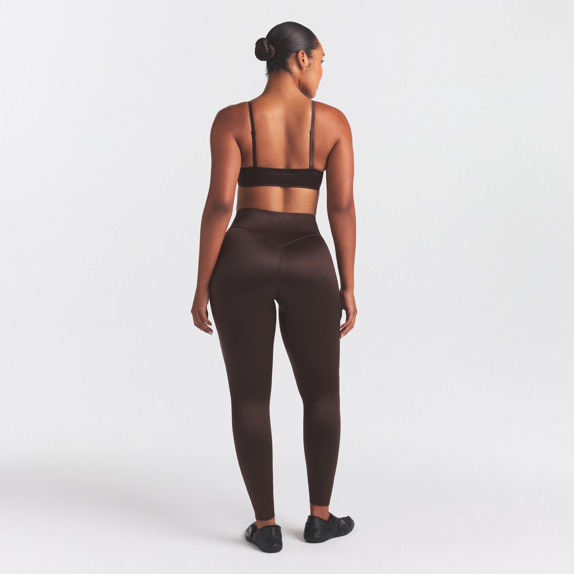 NikeSKIMS SATIN SHINE BONDED WAIST 29 LEGGING | PHOENIX - Image 5