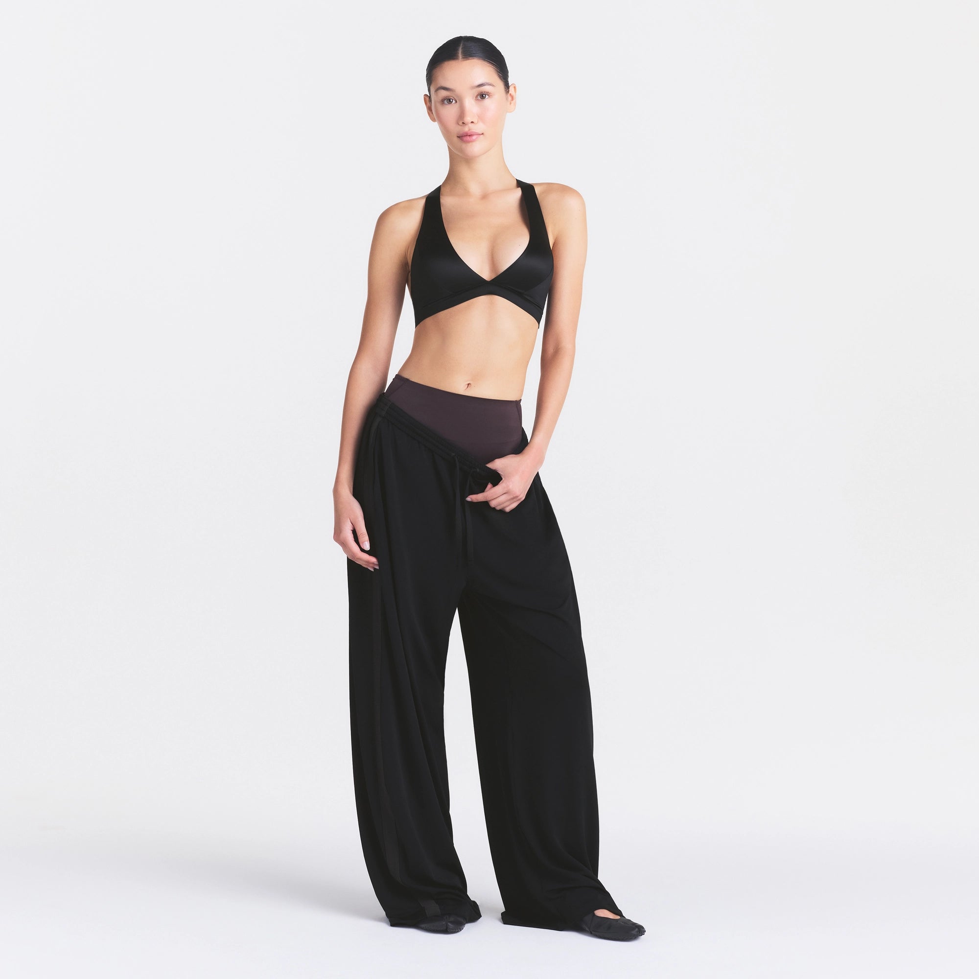 NikeSKIMS STRETCH KNIT WIDE LEG PANT | OBSIDIAN - Image 2