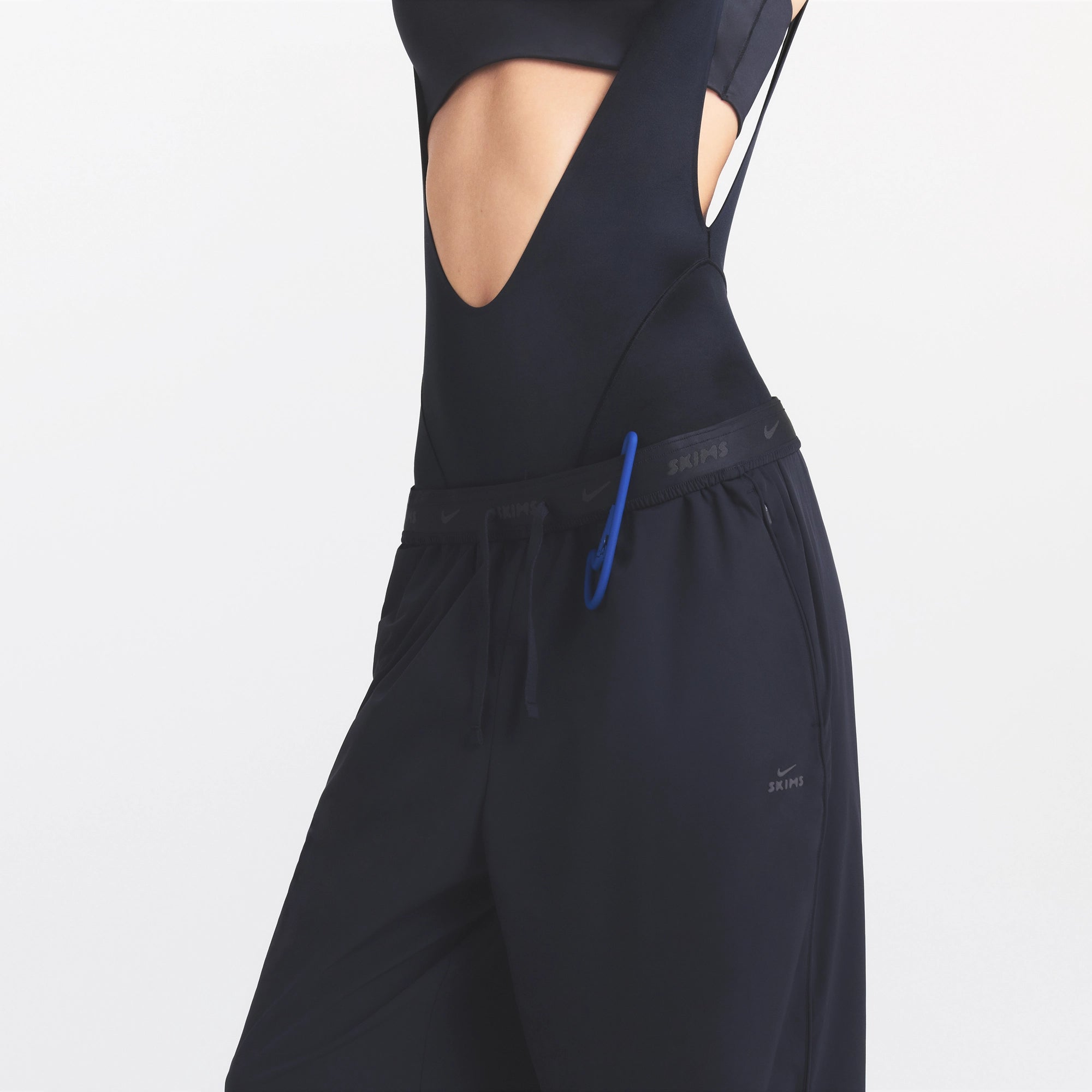 NikeSKIMS STRETCH NYLON OVERSIZED PANT | OBSIDIAN - Image 4