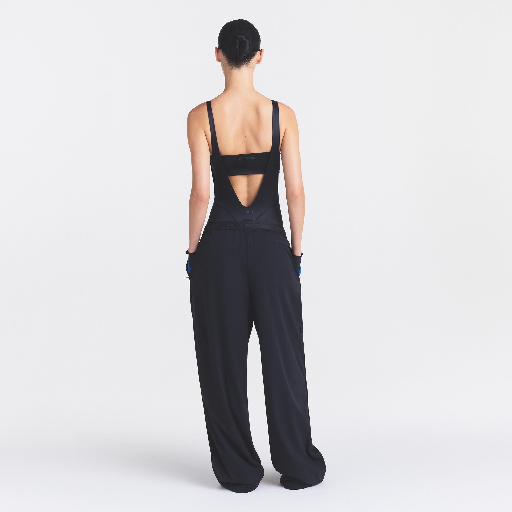 NikeSKIMS STRETCH NYLON OVERSIZED PANT | OBSIDIAN - Image 3