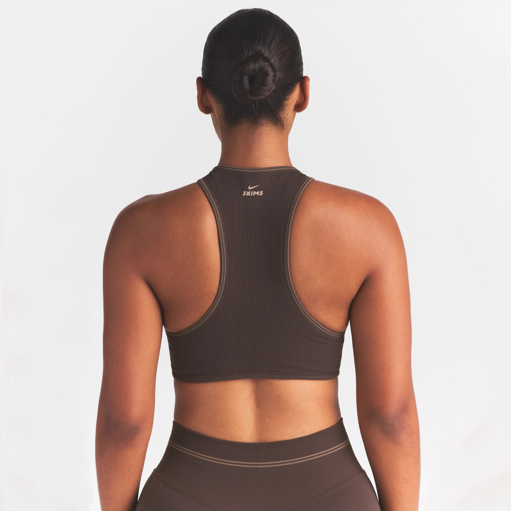 NikeSKIMS RIBBED SEAMLESS RACER FRONT BRA | PHOENIX - Image 4