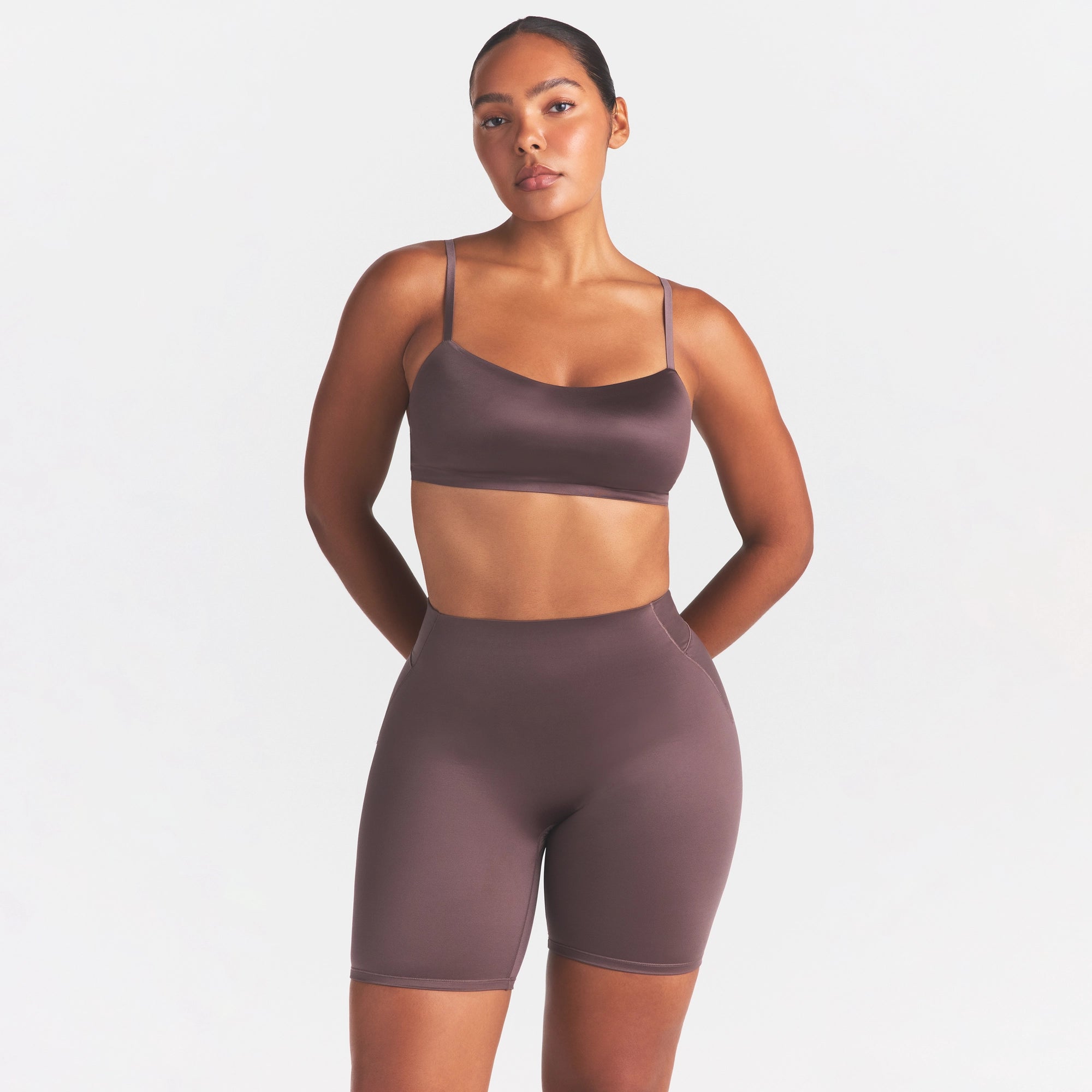 NikeSKIMS SATIN SHINE SCOOP CAMI BRA | RESIN - Image 3