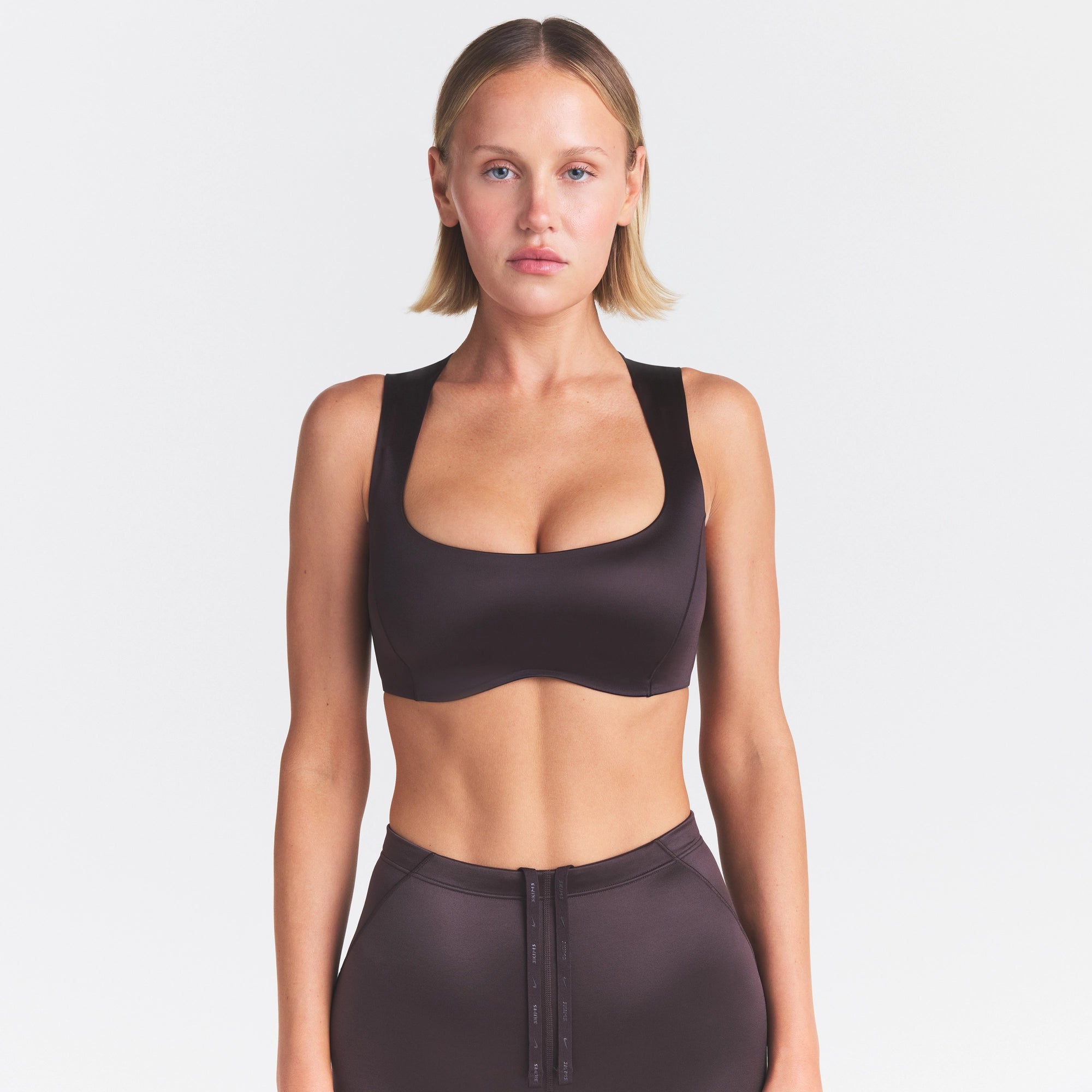 NikeSKIMS SATIN SHINE WIDE SCOOP BRA | PHOENIX - Image 3