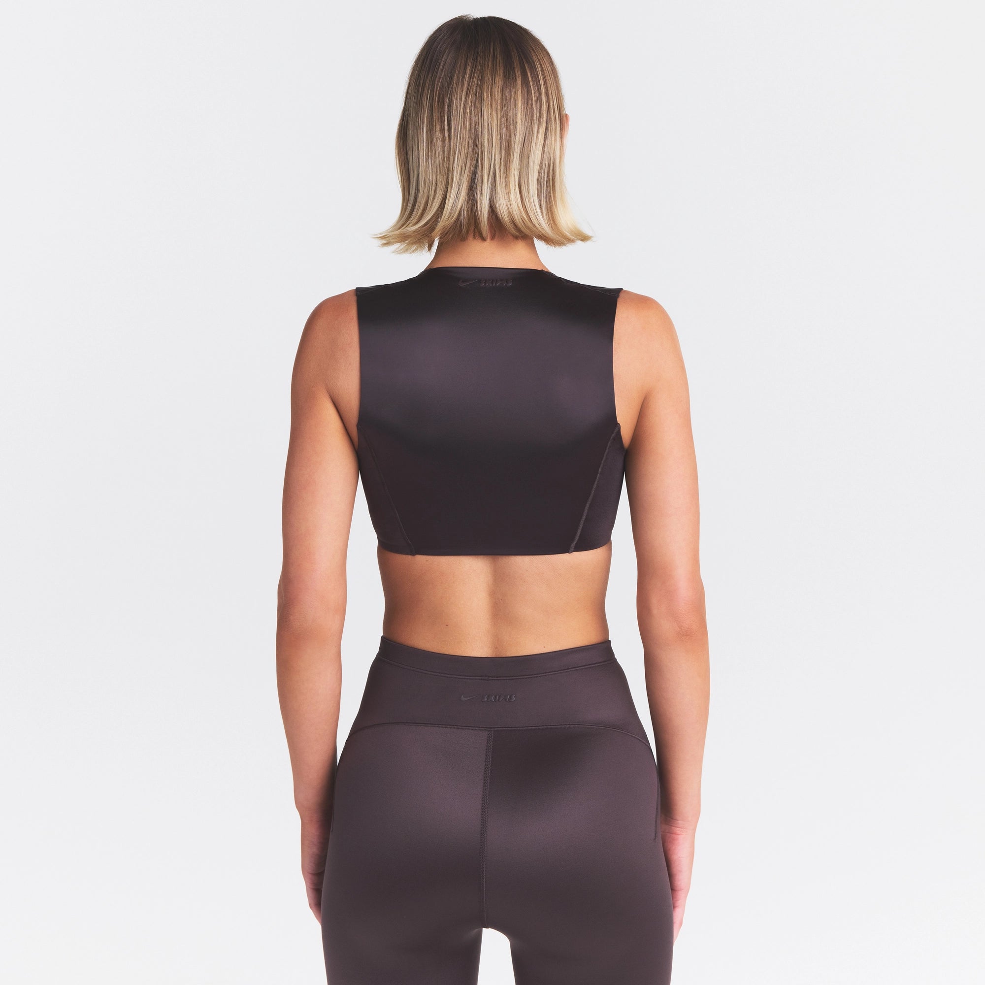 NikeSKIMS SATIN SHINE WIDE SCOOP BRA | PHOENIX - Image 5