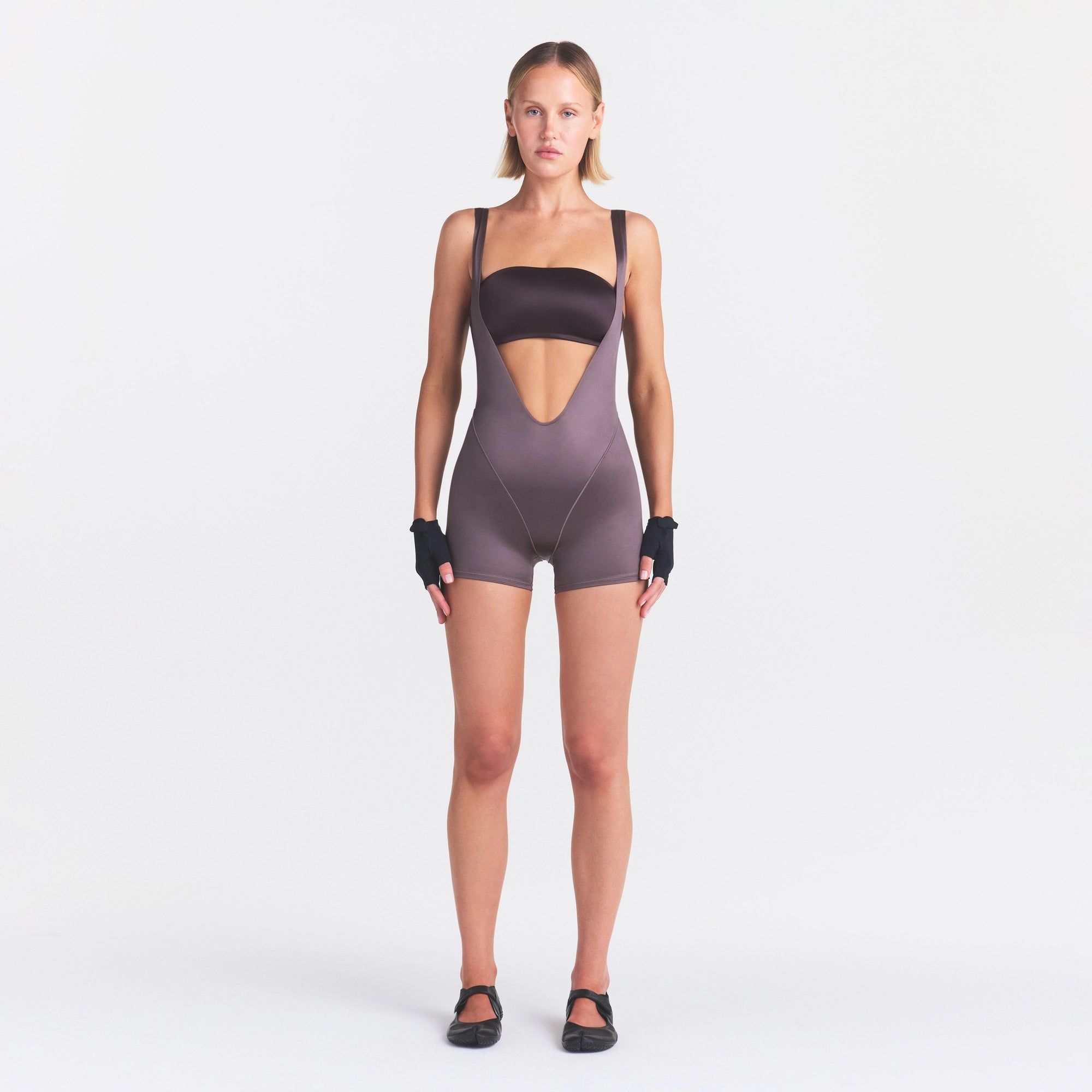 NikeSKIMS SATIN SHINE SUSPENDER 2.5 ONE PIECE | RESIN - Image 2