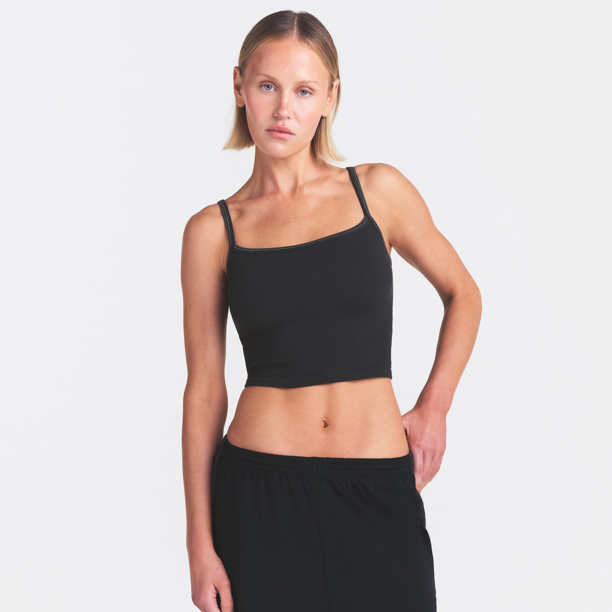 NikeSKIMS RIBBED SEAMLESS CAMI | OBSIDIAN - Image 4