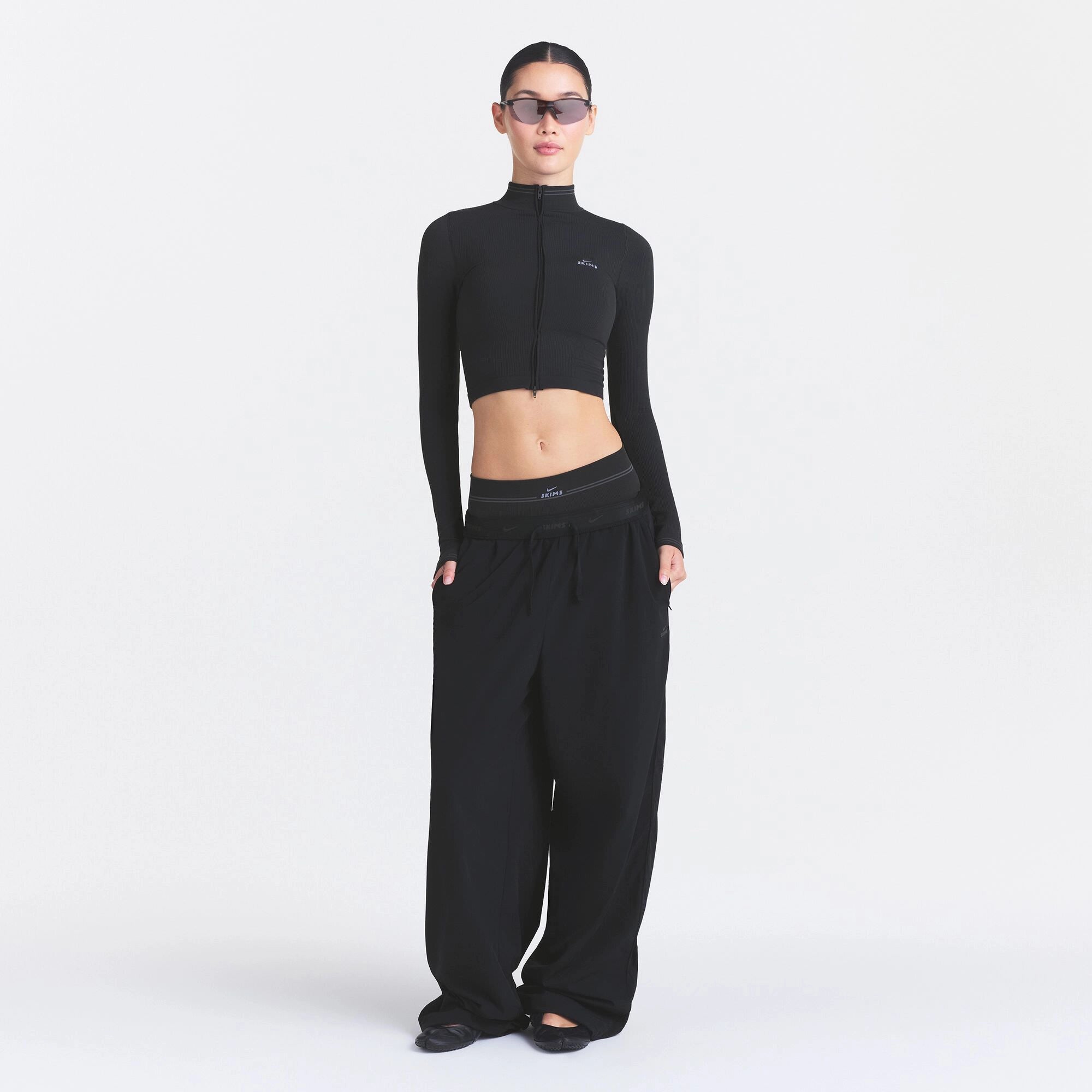 NikeSKIMS RIBBED SEAMLESS ZIP UP CROP JACKET | OBSIDIAN - Image 3