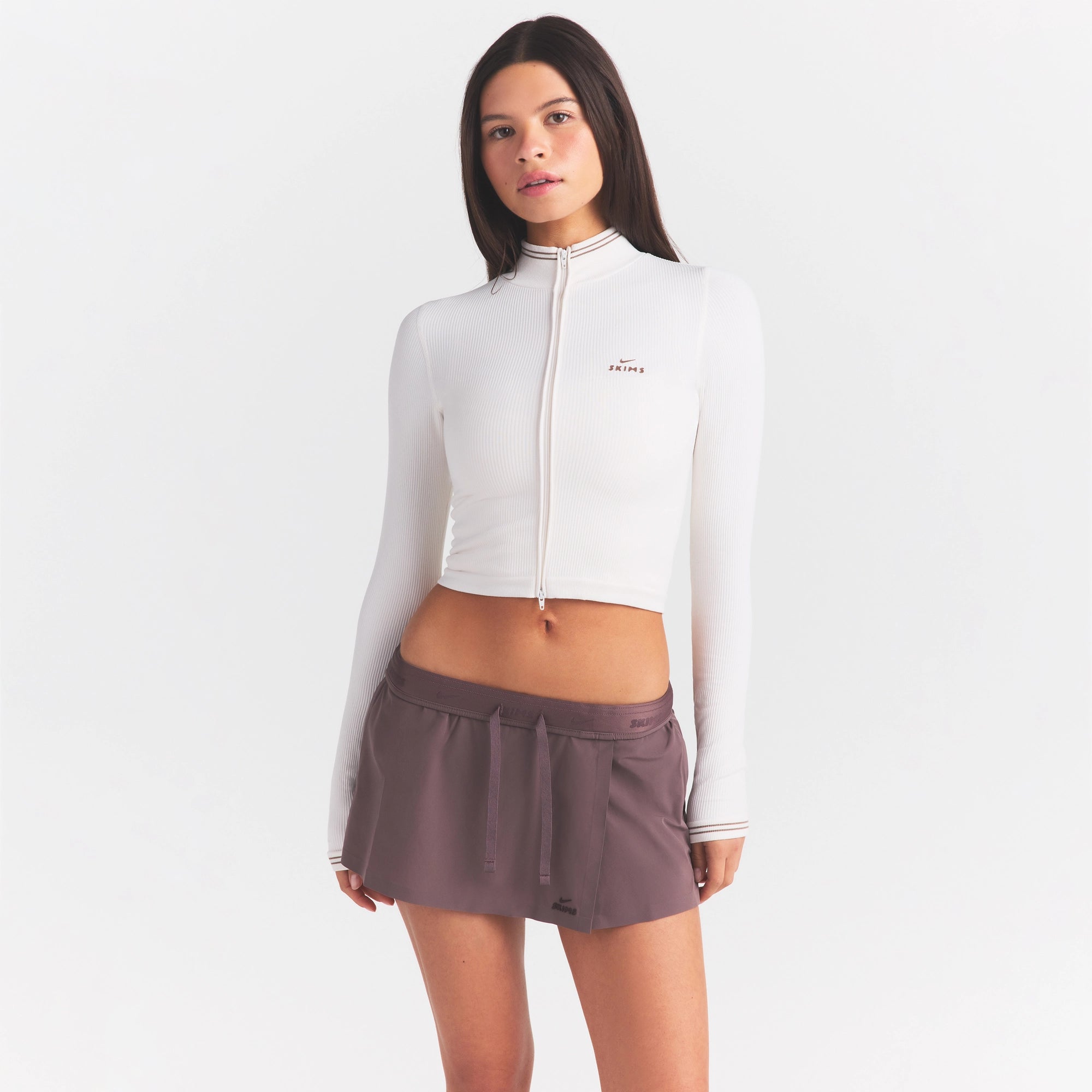 NikeSKIMS RIBBED SEAMLESS ZIP UP CROP JACKET | IVORY - Image 2