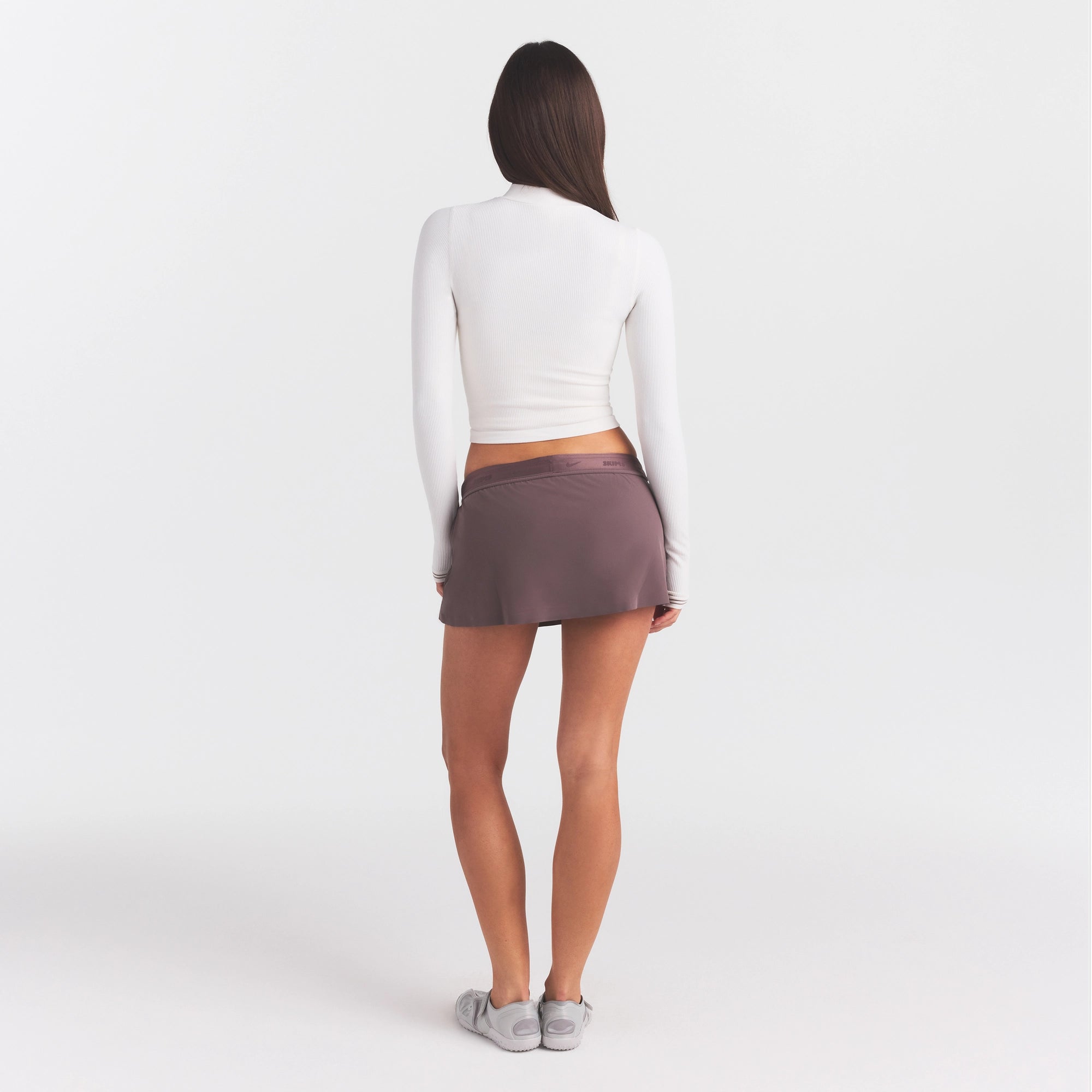 NikeSKIMS RIBBED SEAMLESS ZIP UP CROP JACKET | IVORY - Image 5