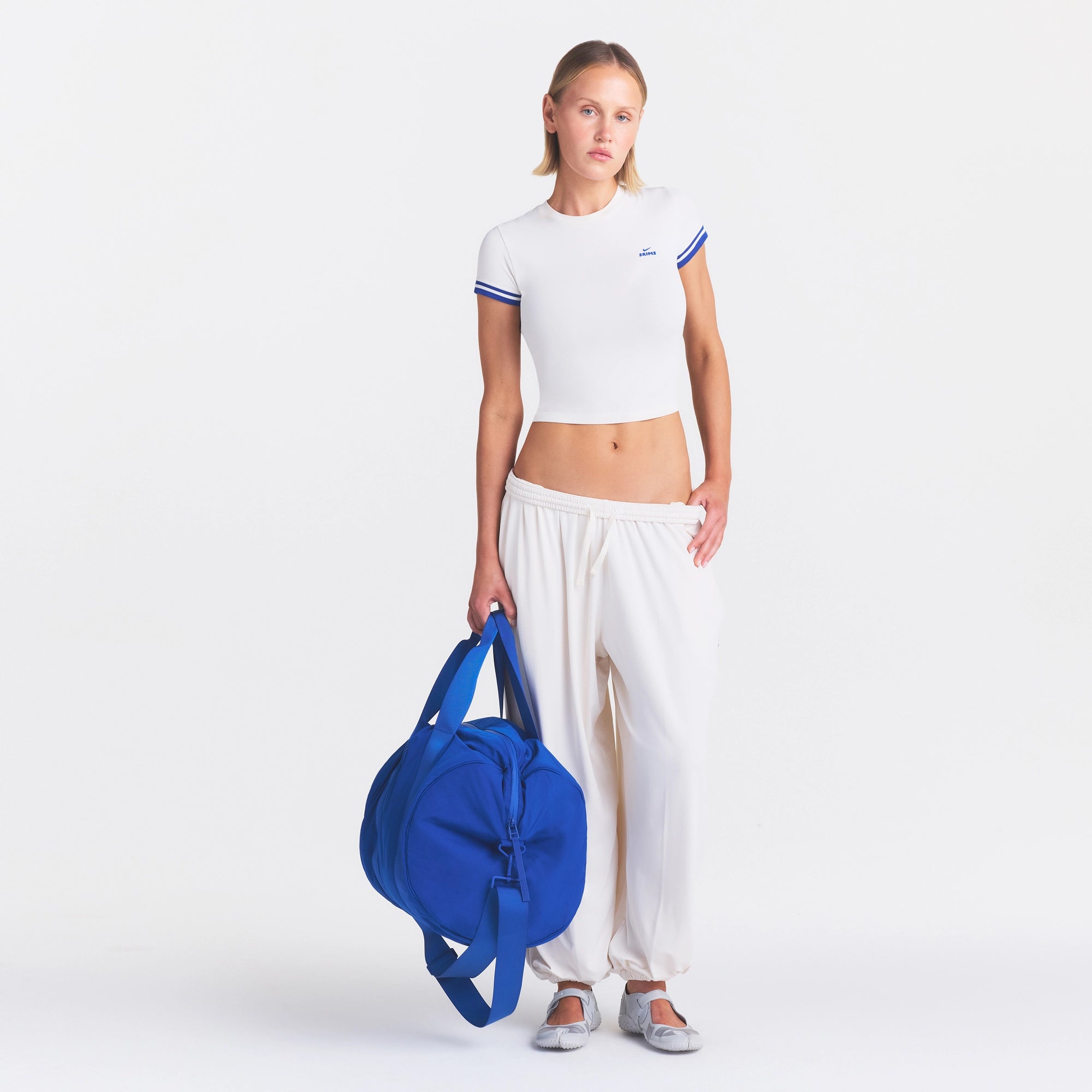 NikeSKIMS STRETCH KNIT CROPPED T-SHIRT | IVORY - Image 4
