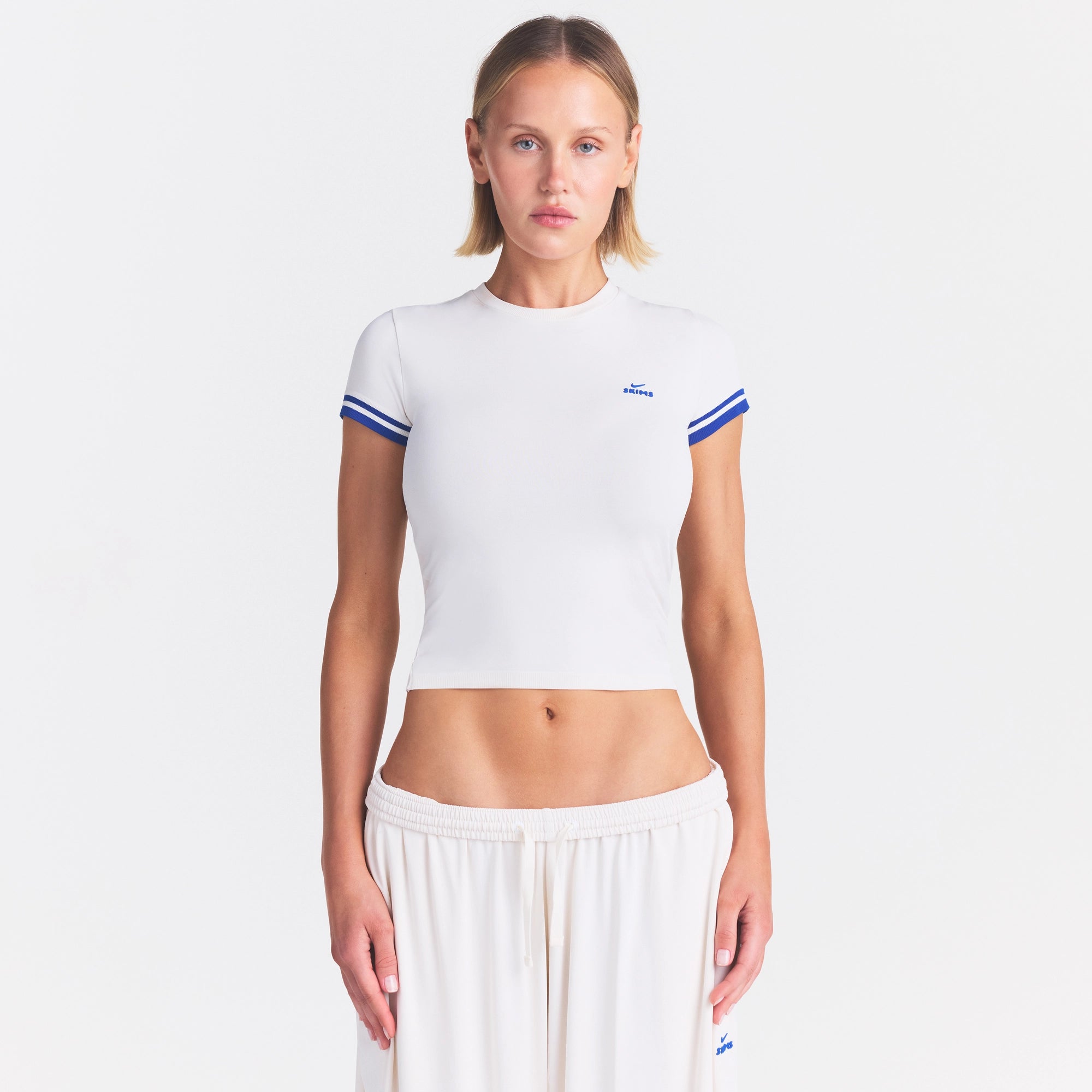 NikeSKIMS STRETCH KNIT CROPPED T-SHIRT | IVORY - Image 2