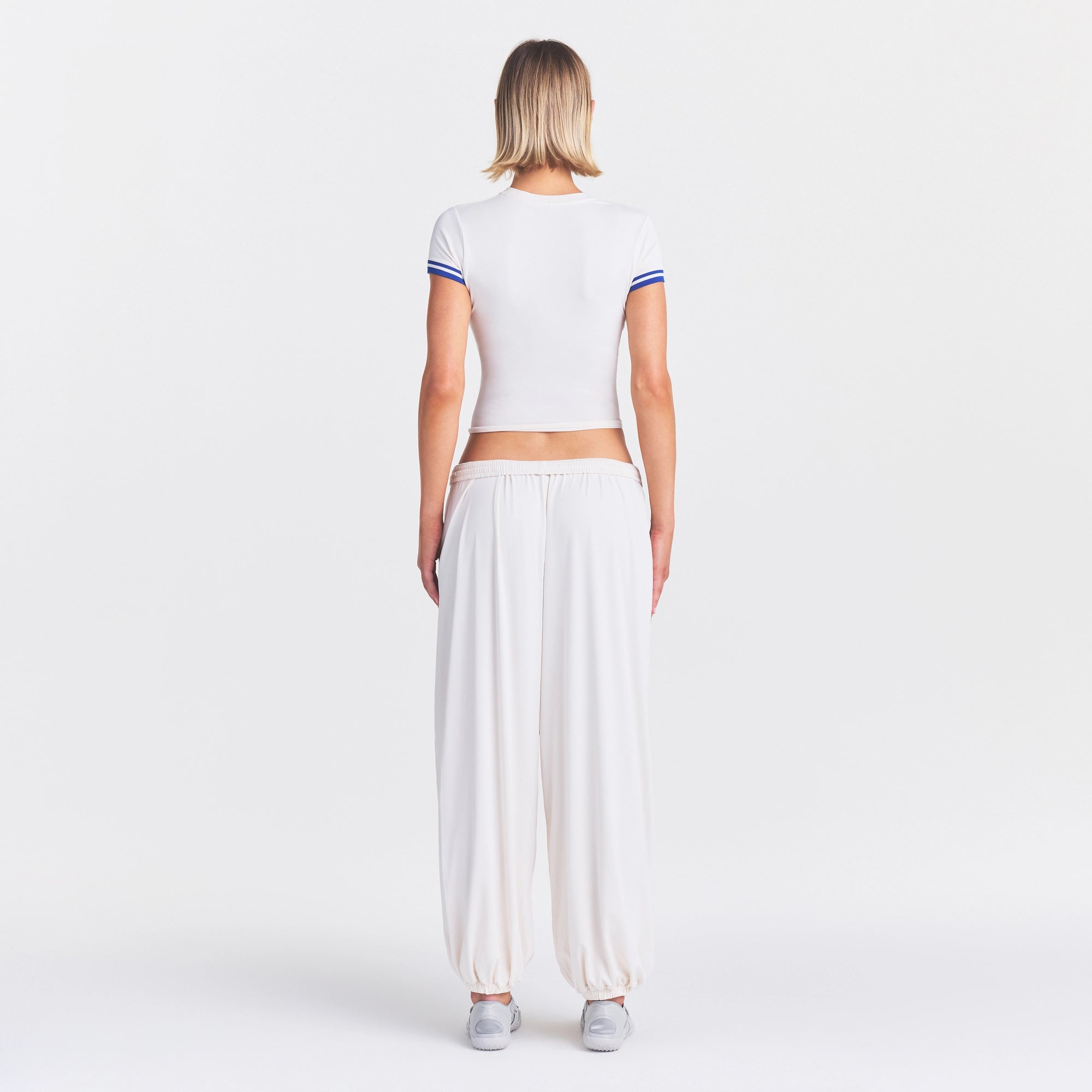 NikeSKIMS STRETCH KNIT CROPPED T-SHIRT | IVORY - Image 5