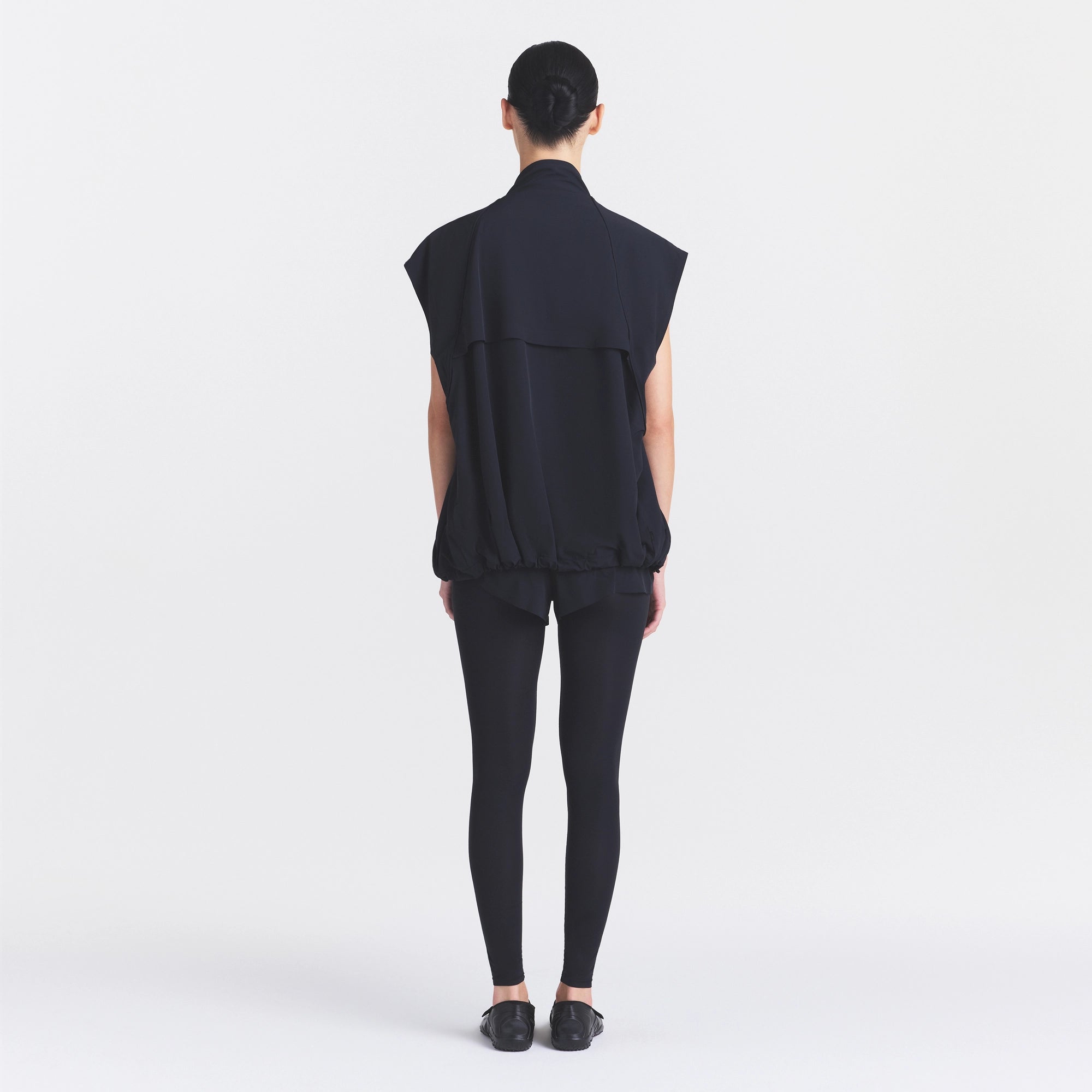 NikeSKIMS STRETCH NYLON OVERSIZED VEST | OBSIDIAN - Image 5