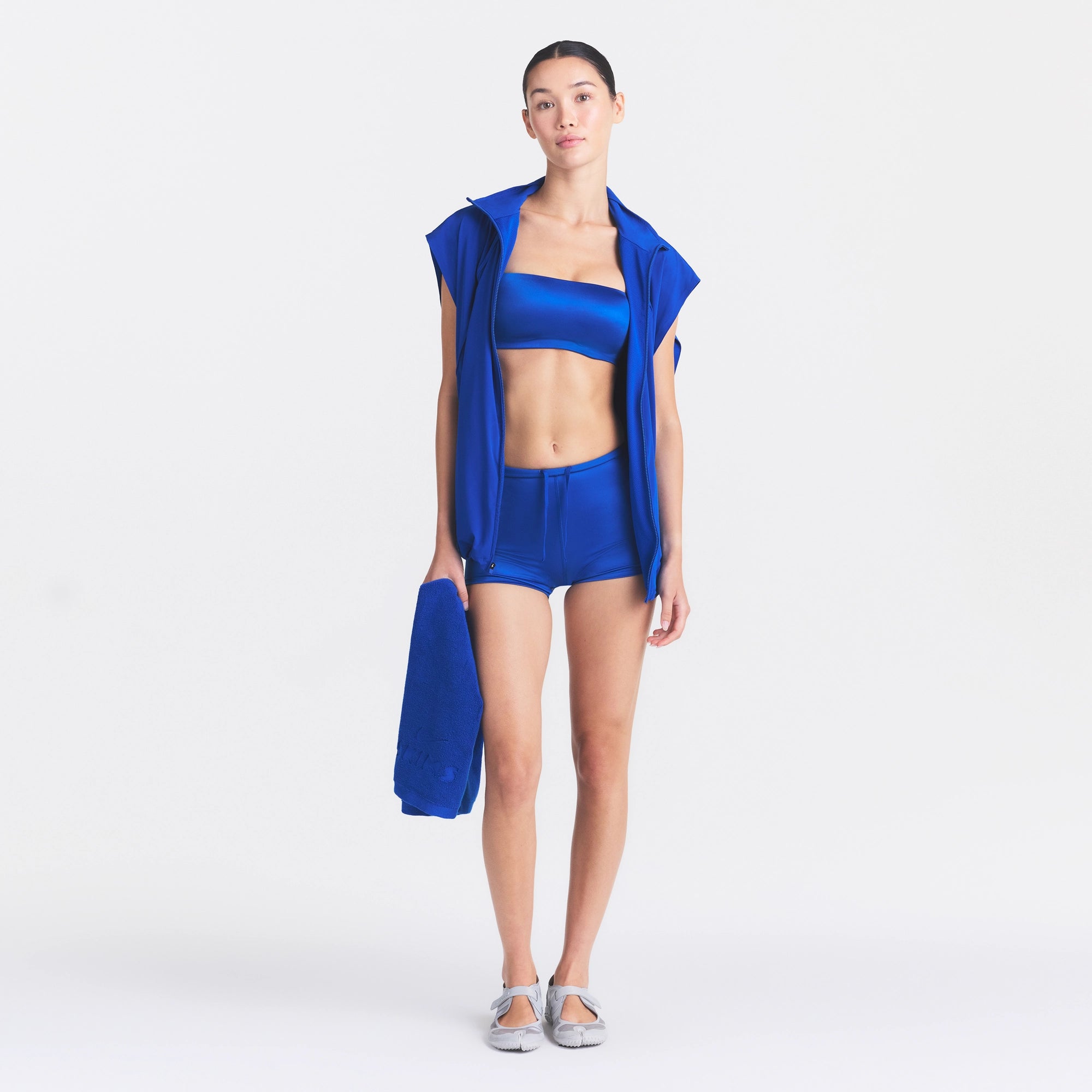 NikeSKIMS STRETCH NYLON OVERSIZED VEST | COBALT - Image 3