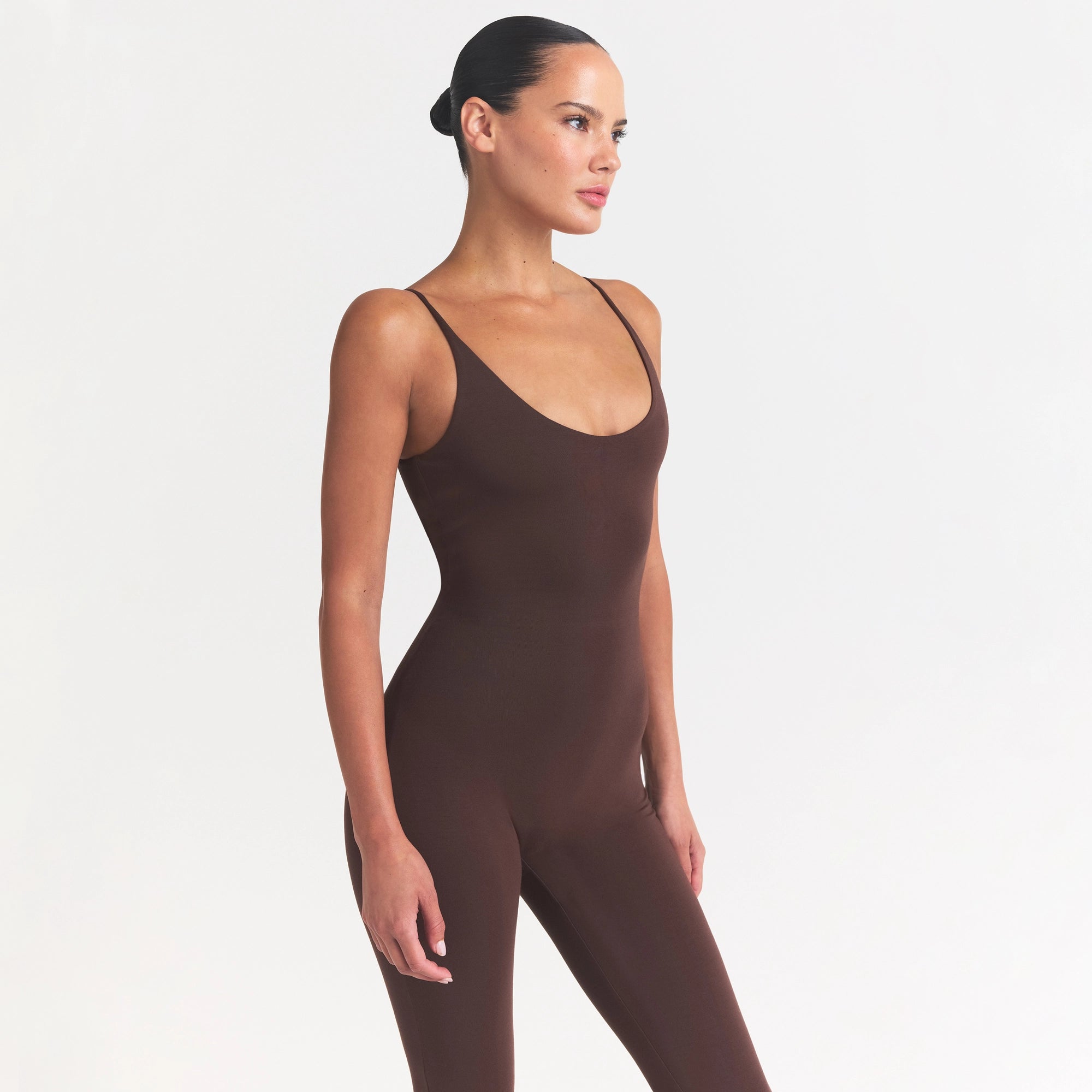 SMOOTH LAYERS CAPRI CATSUIT | COCOA - Image 3