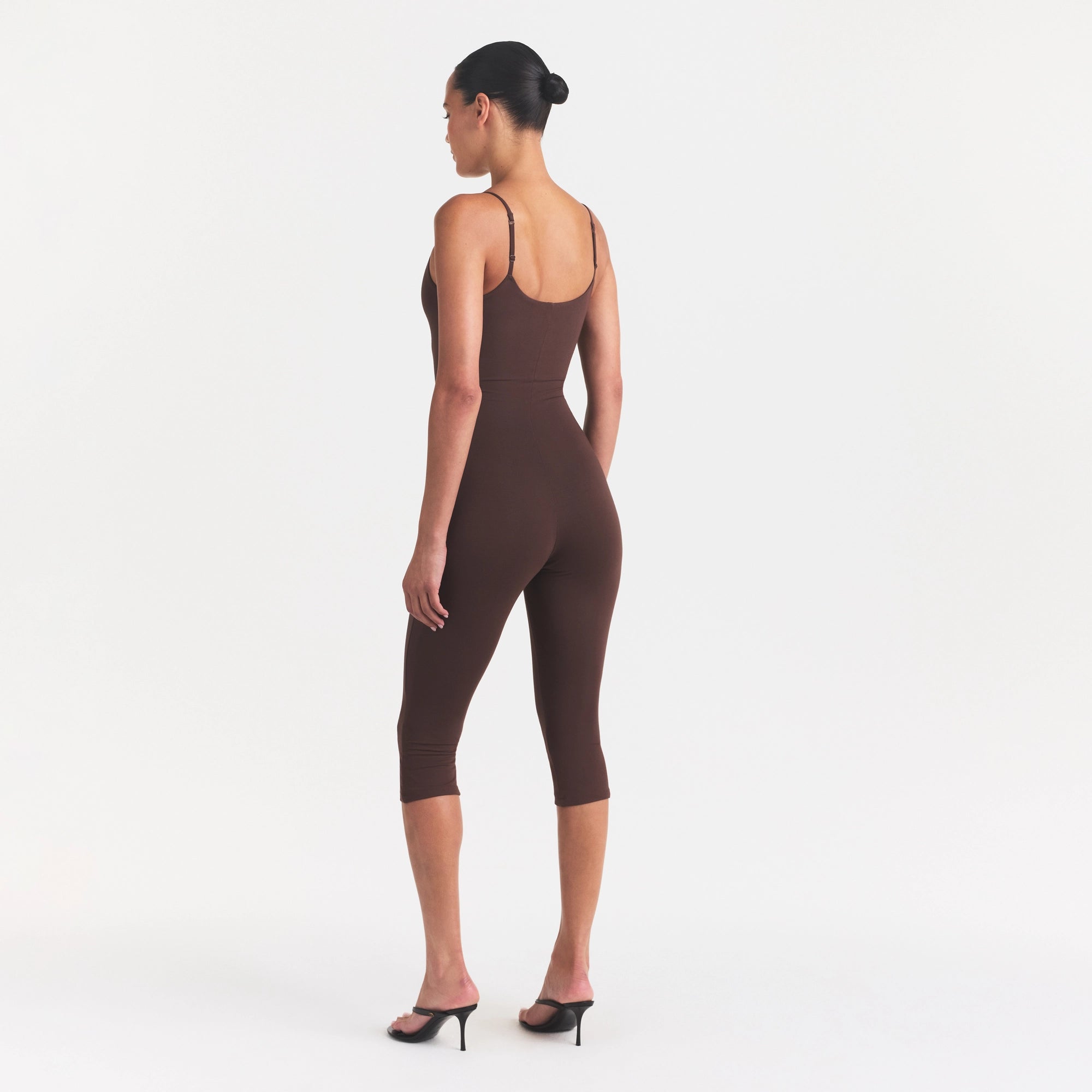 SMOOTH LAYERS CAPRI CATSUIT | COCOA - Image 5