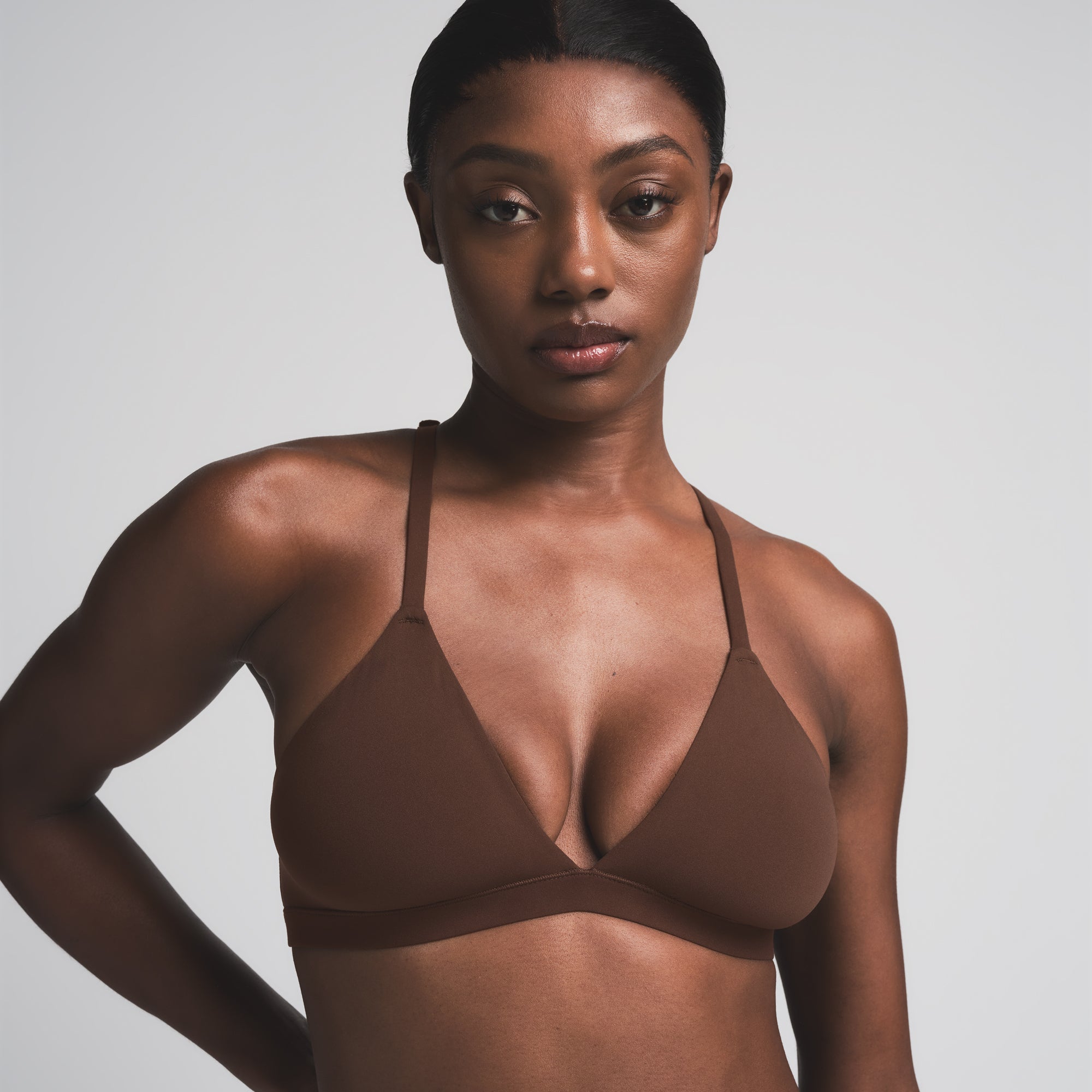 FITS EVERYBODY RACERBACK TRIANGLE BRALETTE | COCOA - Image 2