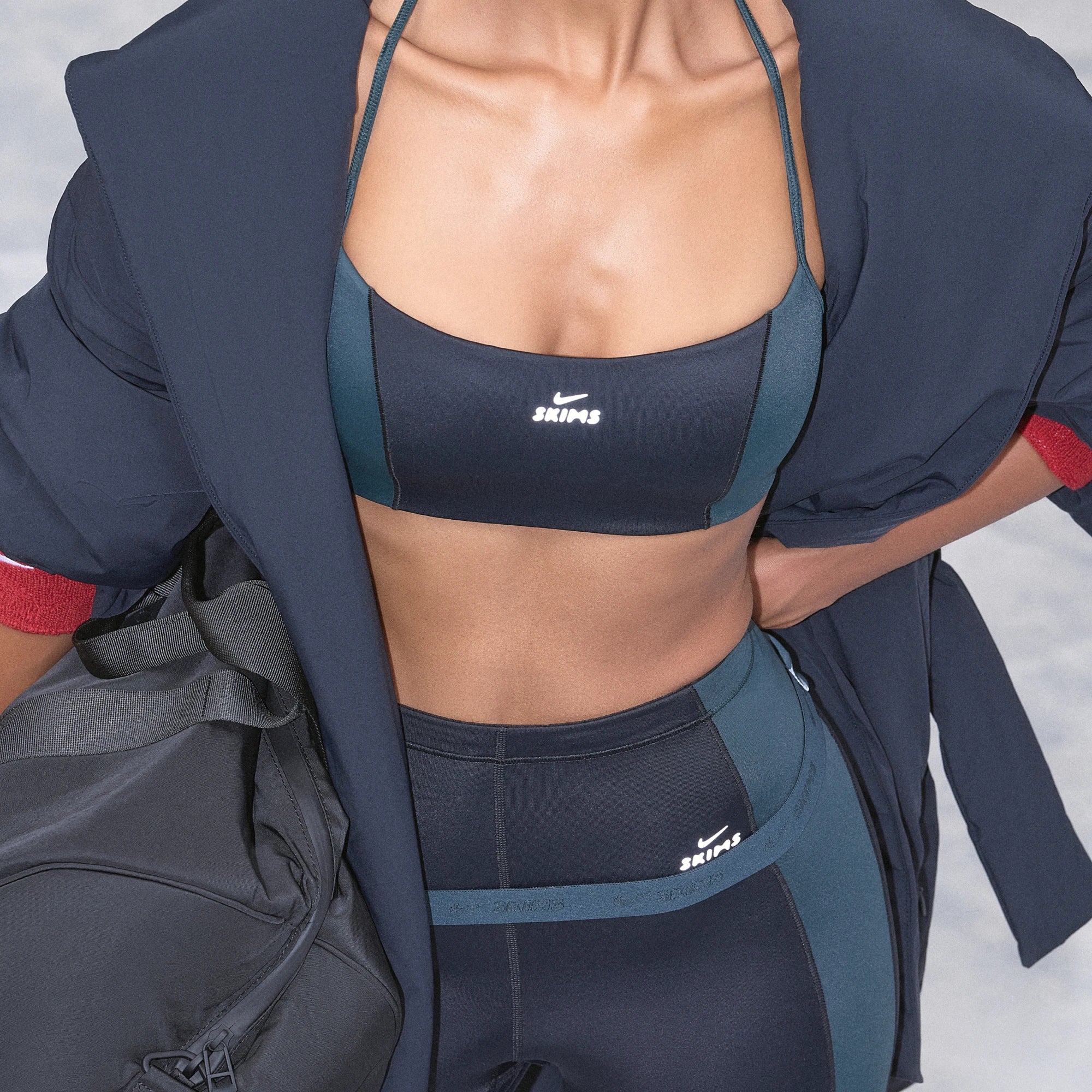 NikeSKIMS SHINE MICRO SCOOP BRA | OBSIDIAN AND DARK TEAL - Image 6