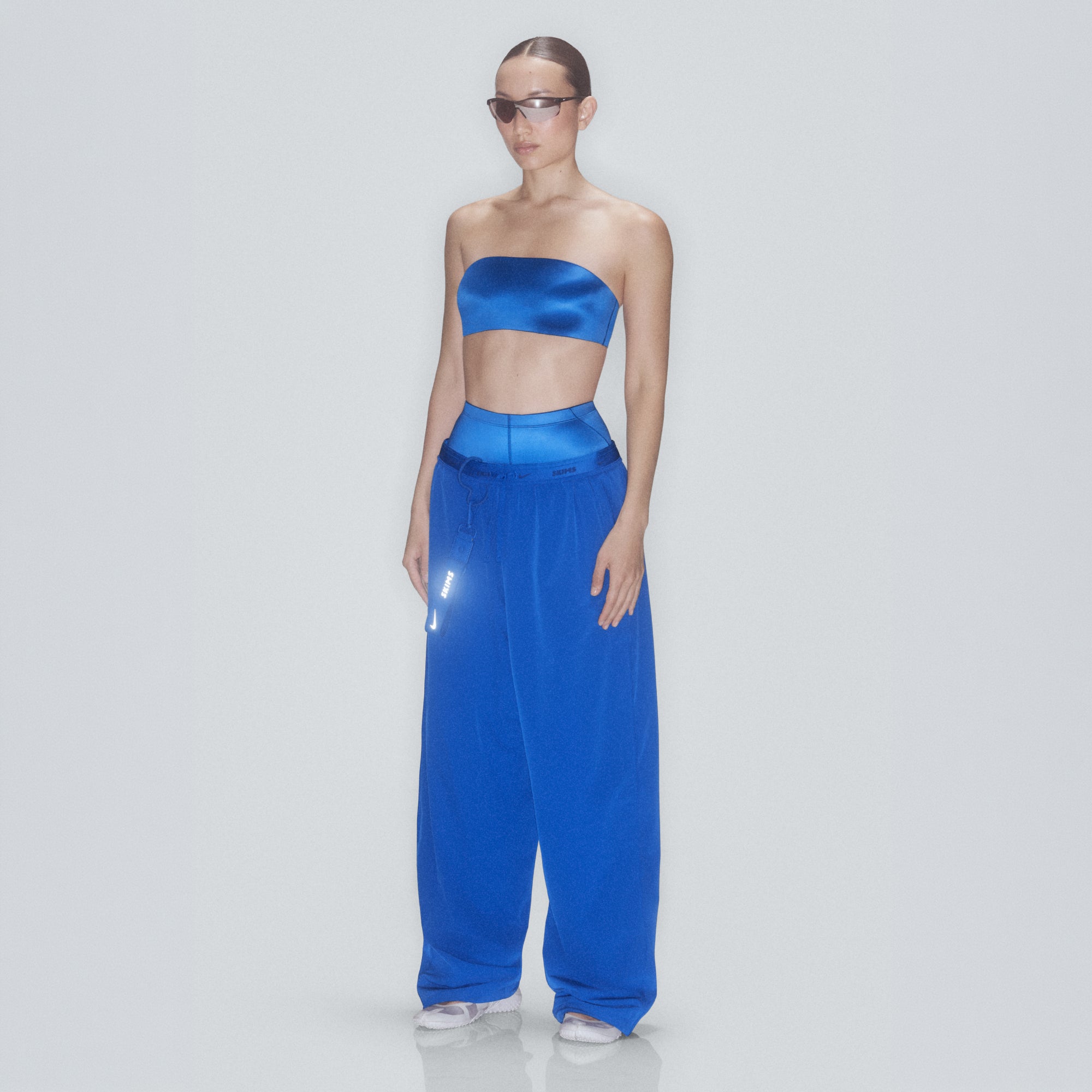 NikeSKIMS STRETCH NYLON OVERSIZED PANT | COBALT - Image 5