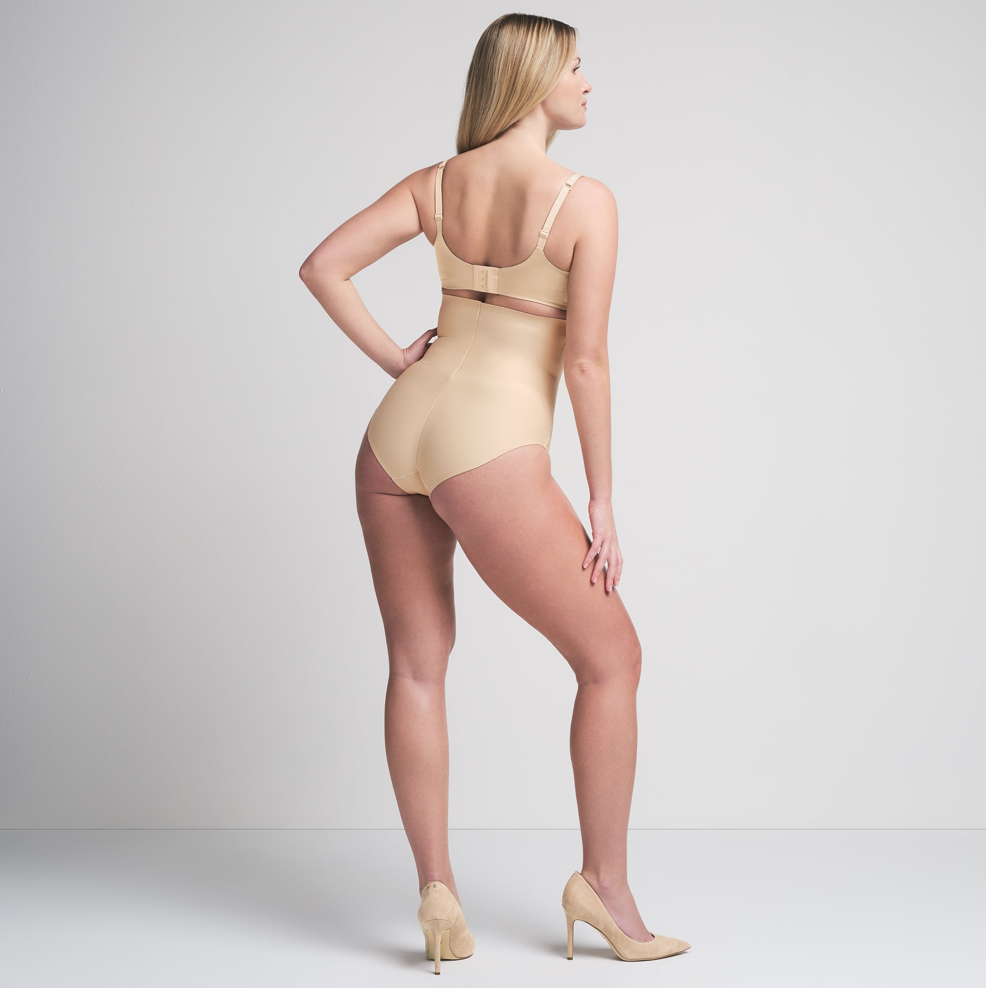 SKIMS BODY CORE SCULPT HIGH-WAISTED BRIEF | SAND - Image 7