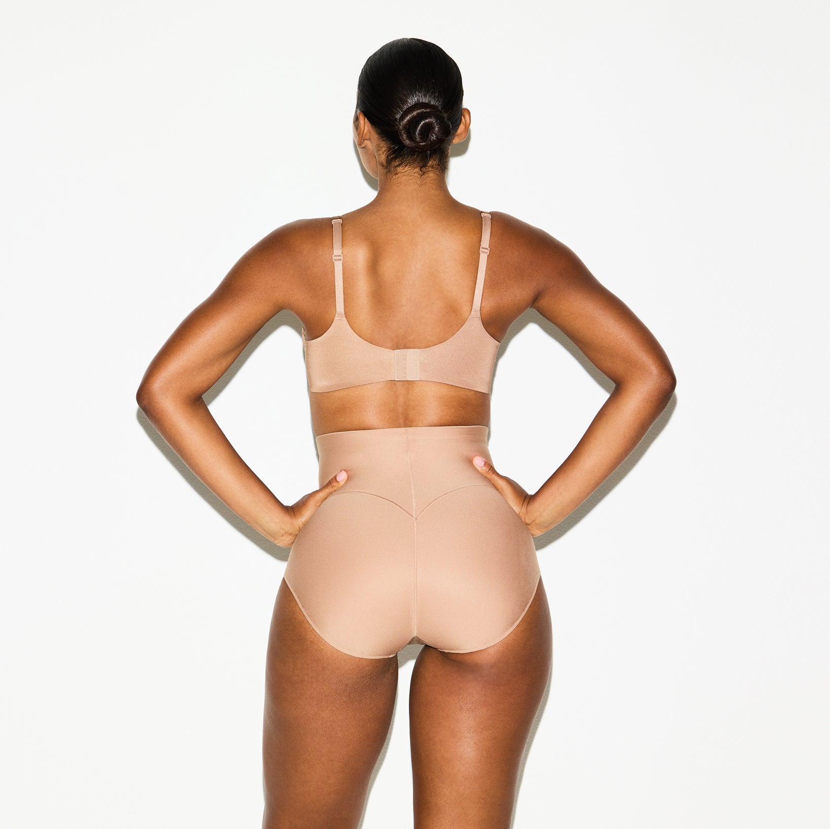 SKIMS BODY CORE SCULPT BUTT LIFTING BRIEF | SIENNA - Image 4
