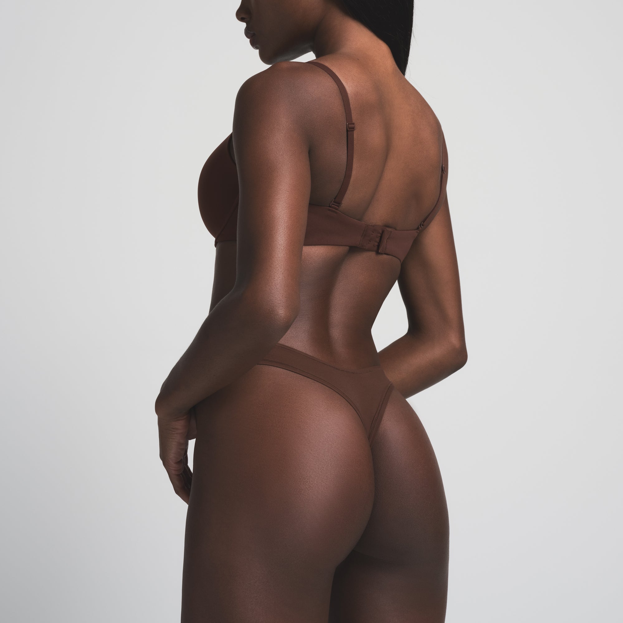 FITS EVERYBODY DIPPED FRONT THONG | COCOA - Image 4