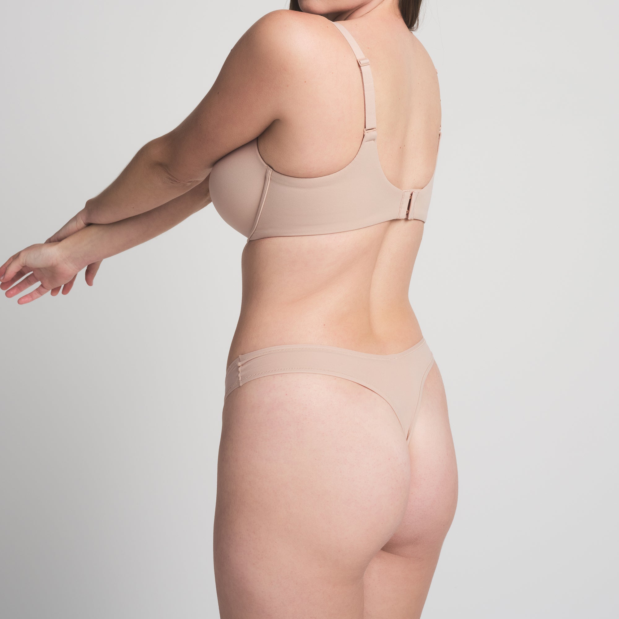 FITS EVERYBODY DIPPED FRONT THONG | MICA - Image 4