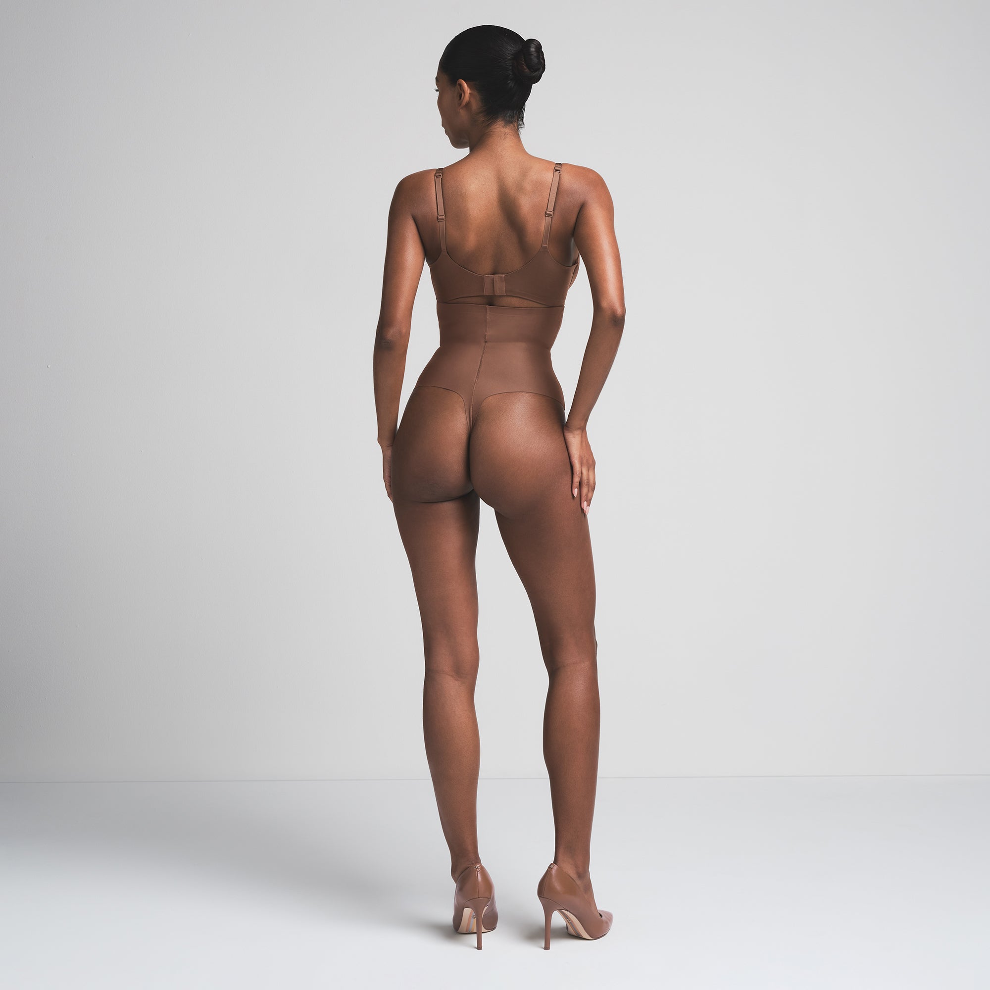 SKIMS BODY CORE SCULPT HIGH-WAISTED THONG | JASPER - Image 6