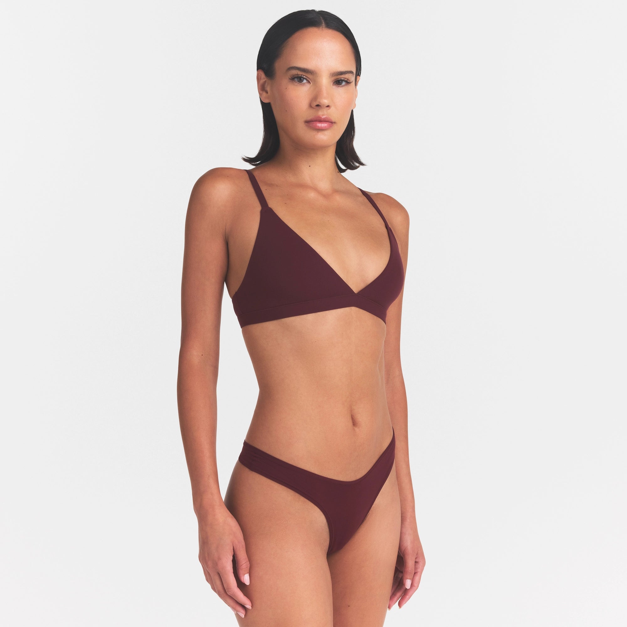 FITS EVERYBODY DIPPED FRONT THONG | CURRANT - Image 3