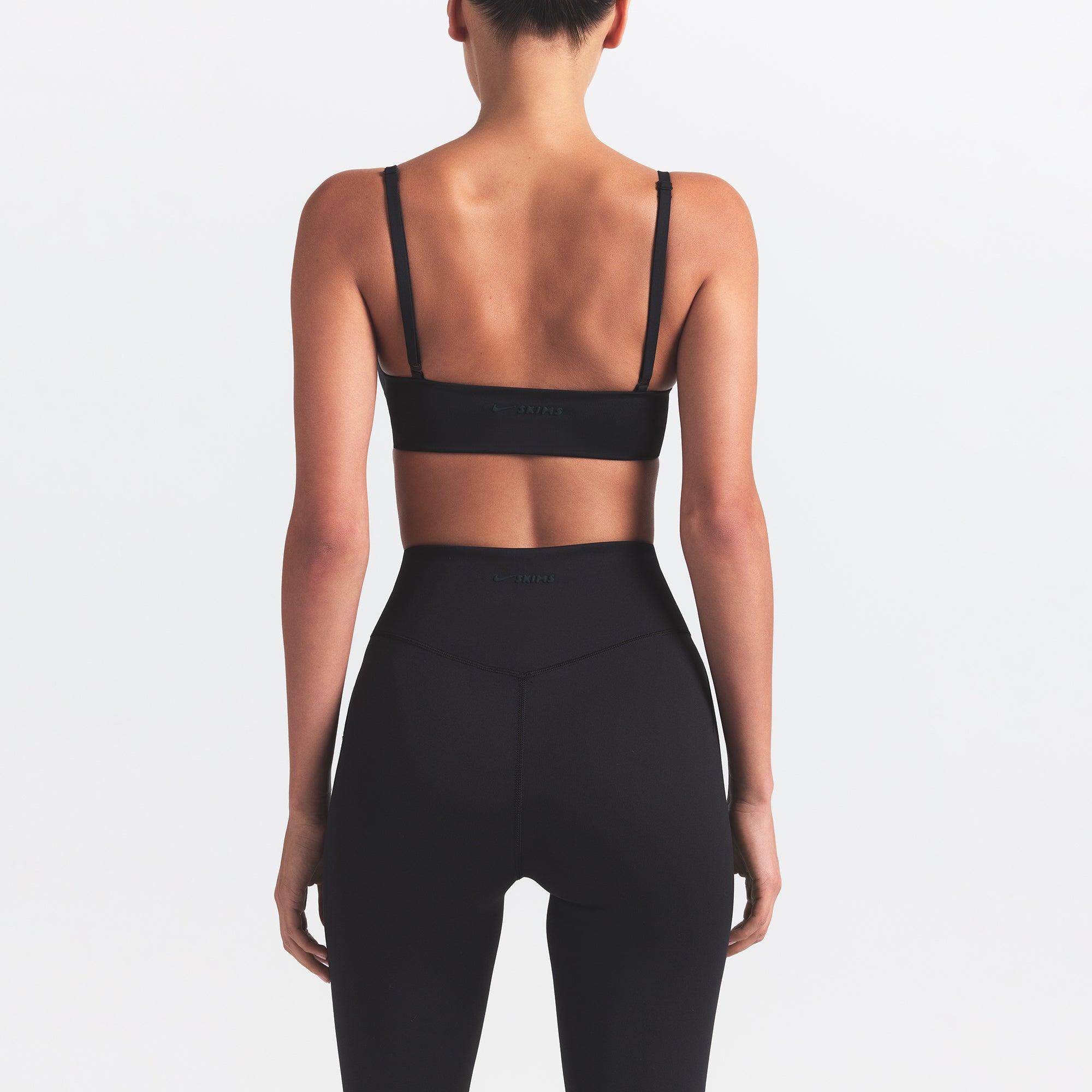 NikeSKIMS MATTE KNEE GRIP 26 LEGGING | OBSIDIAN - Image 4