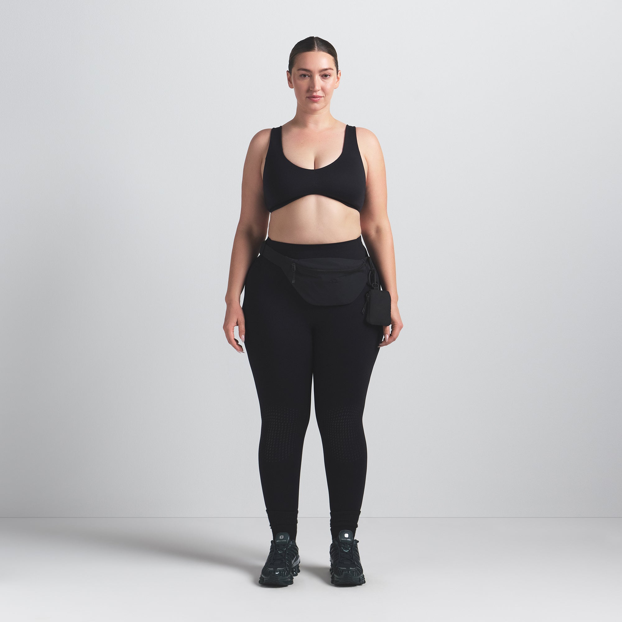 NikeSKIMS MATTE KNEE GRIP 26 LEGGING | OBSIDIAN - Image 6