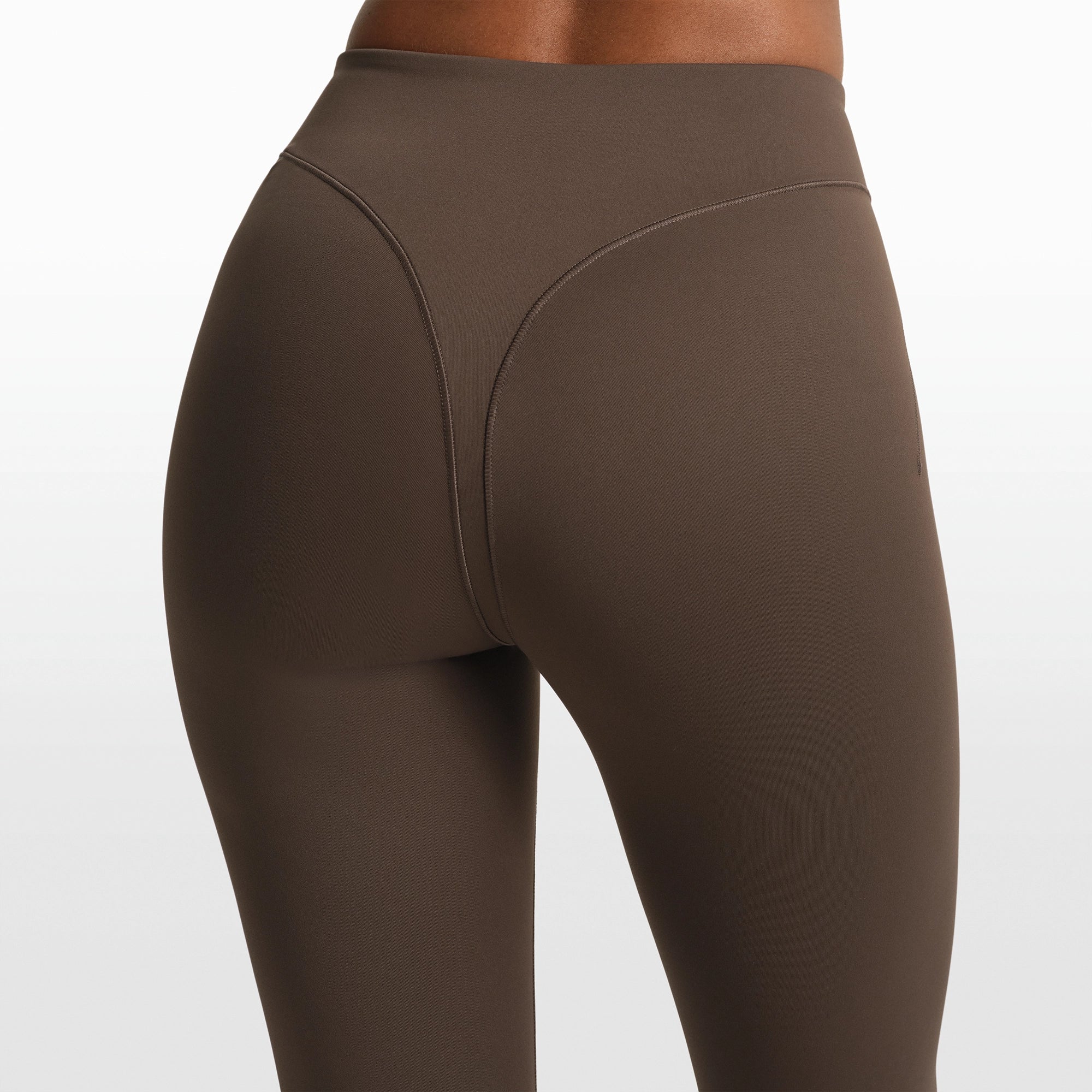 NikeSKIMS MATTE V-LINE STIRRUP LEGGING | DARK SEPIA - Image 5