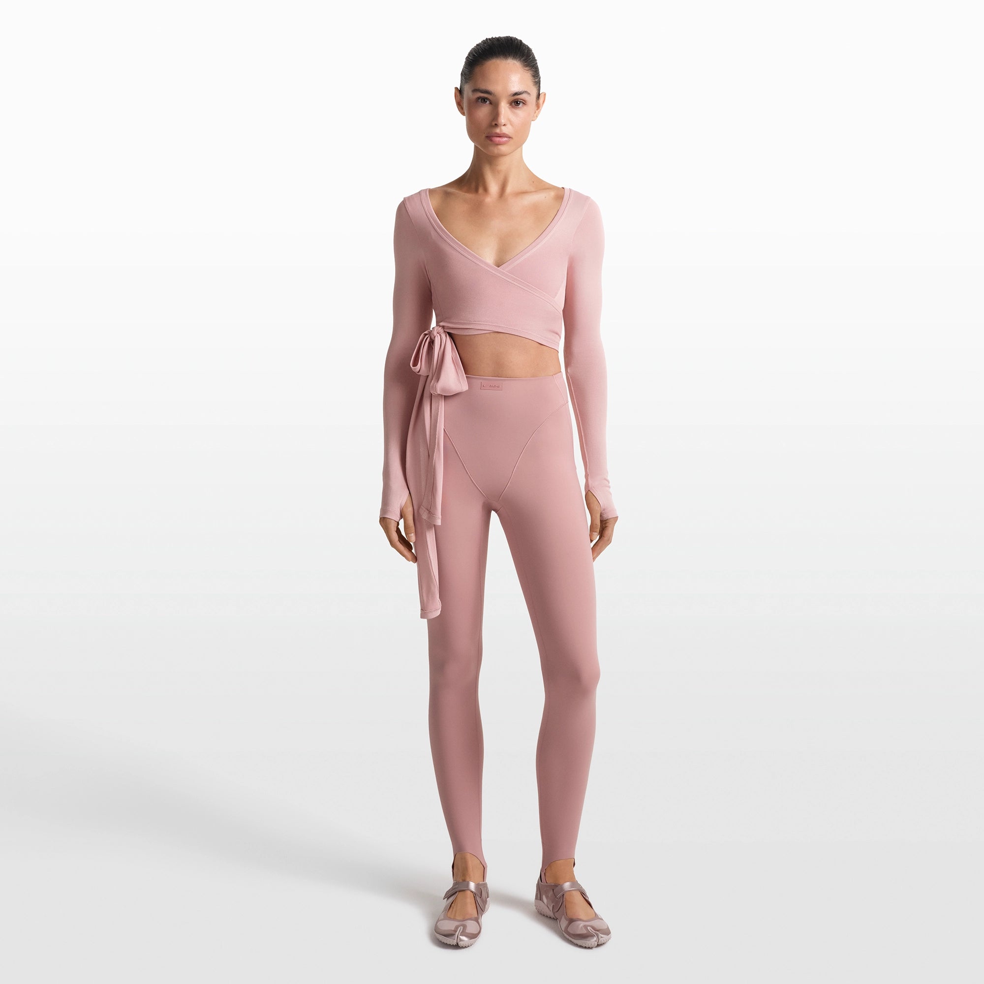 NikeSKIMS MATTE V-LINE STIRRUP LEGGING | HIMALAYAN - Image 2