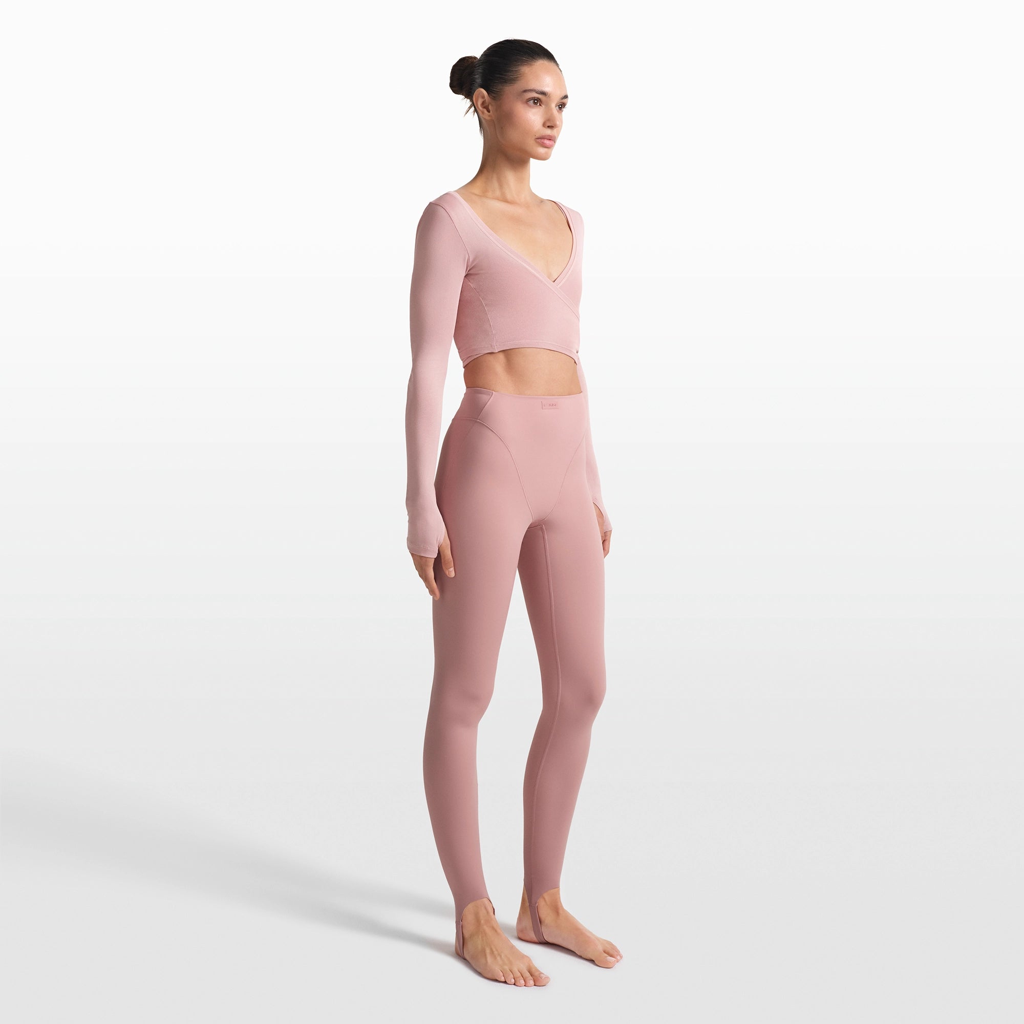 NikeSKIMS MATTE V-LINE STIRRUP LEGGING | HIMALAYAN - Image 3
