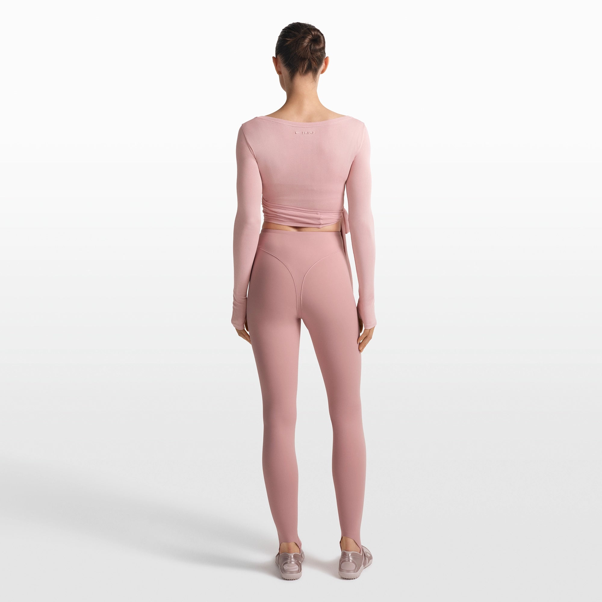 NikeSKIMS MATTE V-LINE STIRRUP LEGGING | HIMALAYAN - Image 7