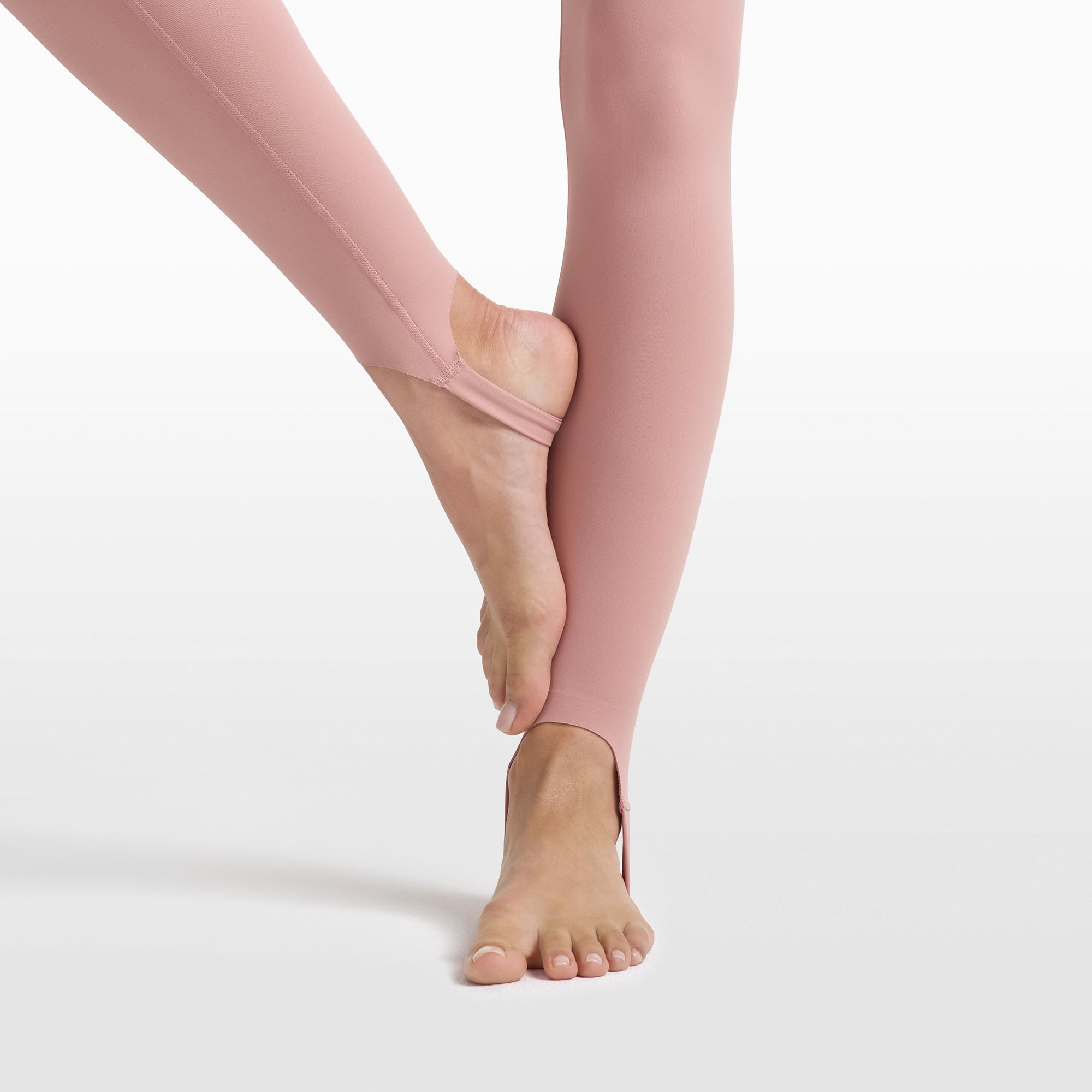NikeSKIMS MATTE V-LINE STIRRUP LEGGING | HIMALAYAN - Image 4