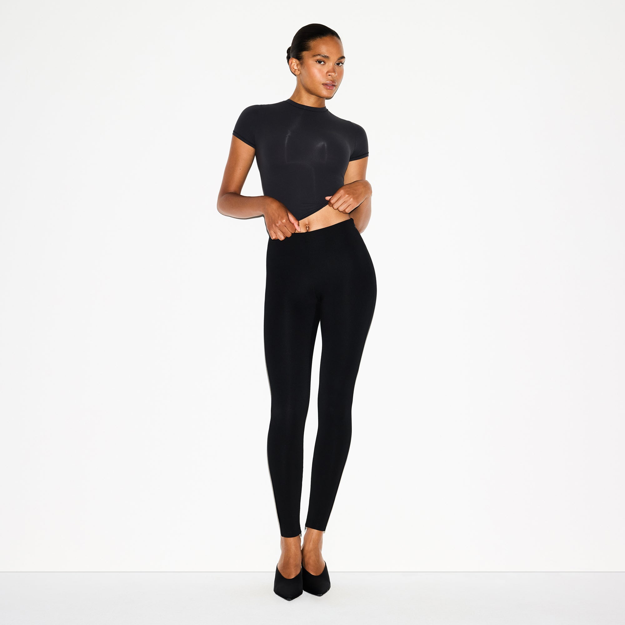 THE ESSENTIAL COLLECTION HIGH-WAISTED LEGGING | OBSIDIAN - Image 2
