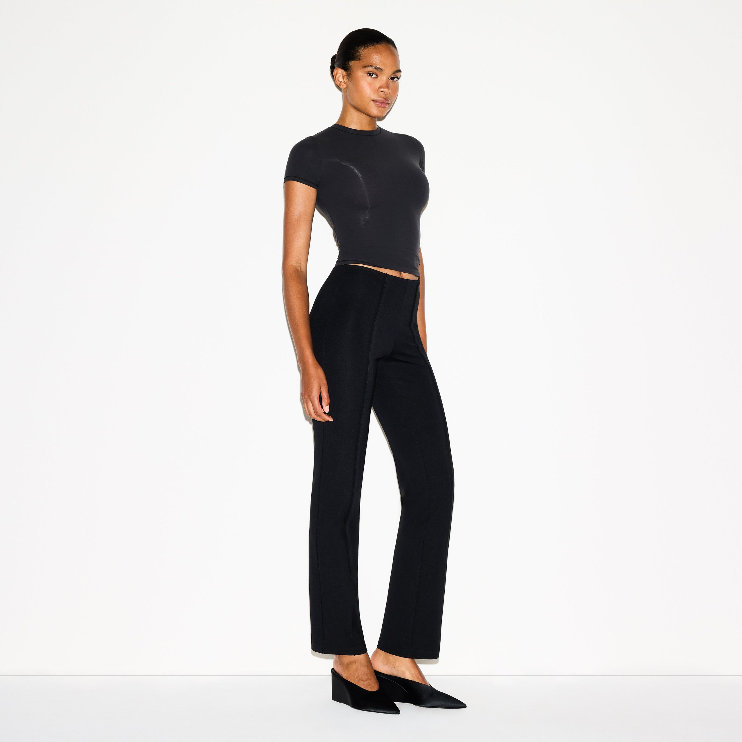 THE ESSENTIAL COLLECTION HIGH-WAISTED PINTUCK STRAIGHT LEG PANT | OBSIDIAN - Image 4