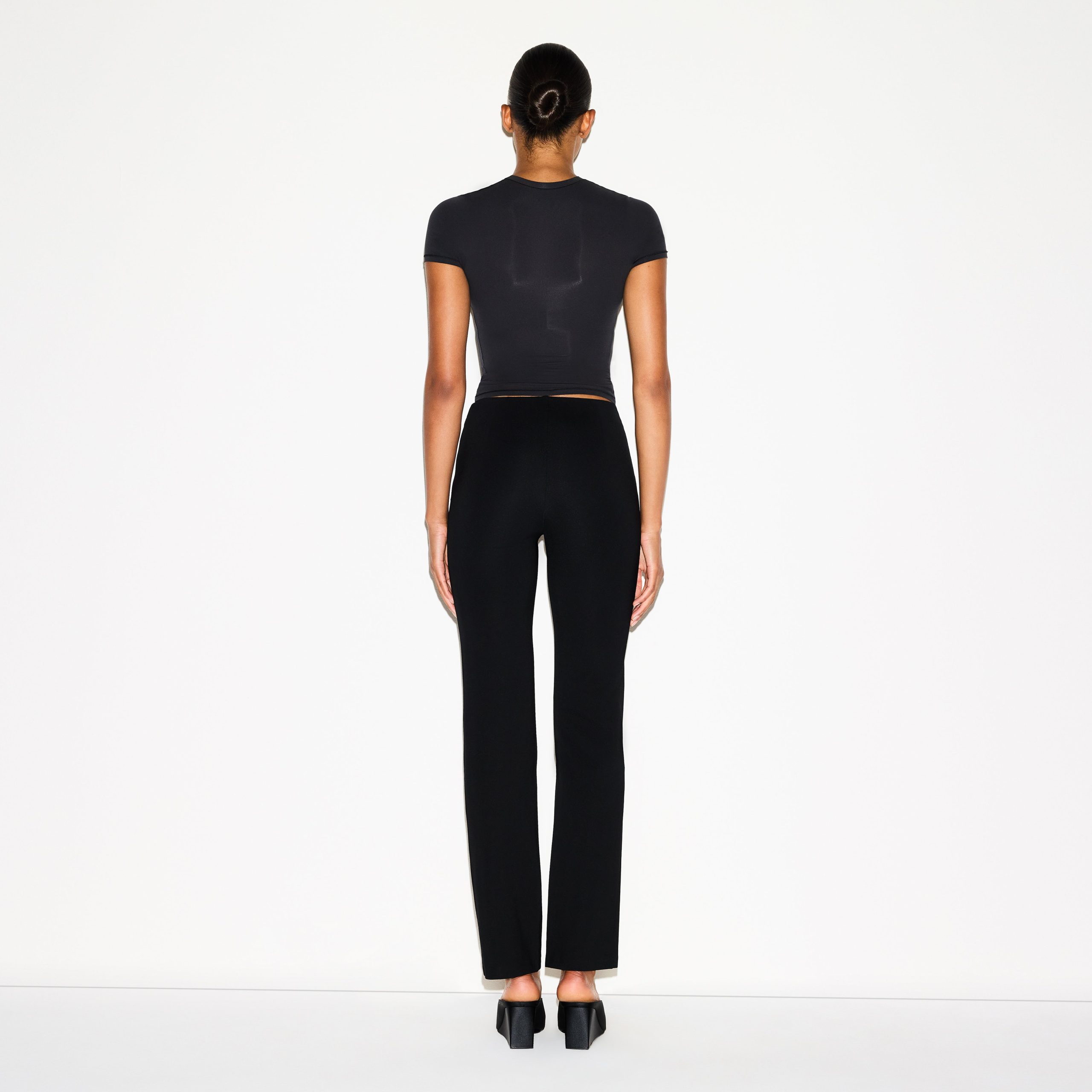 THE ESSENTIAL COLLECTION HIGH-WAISTED PINTUCK STRAIGHT LEG PANT | OBSIDIAN - Image 5