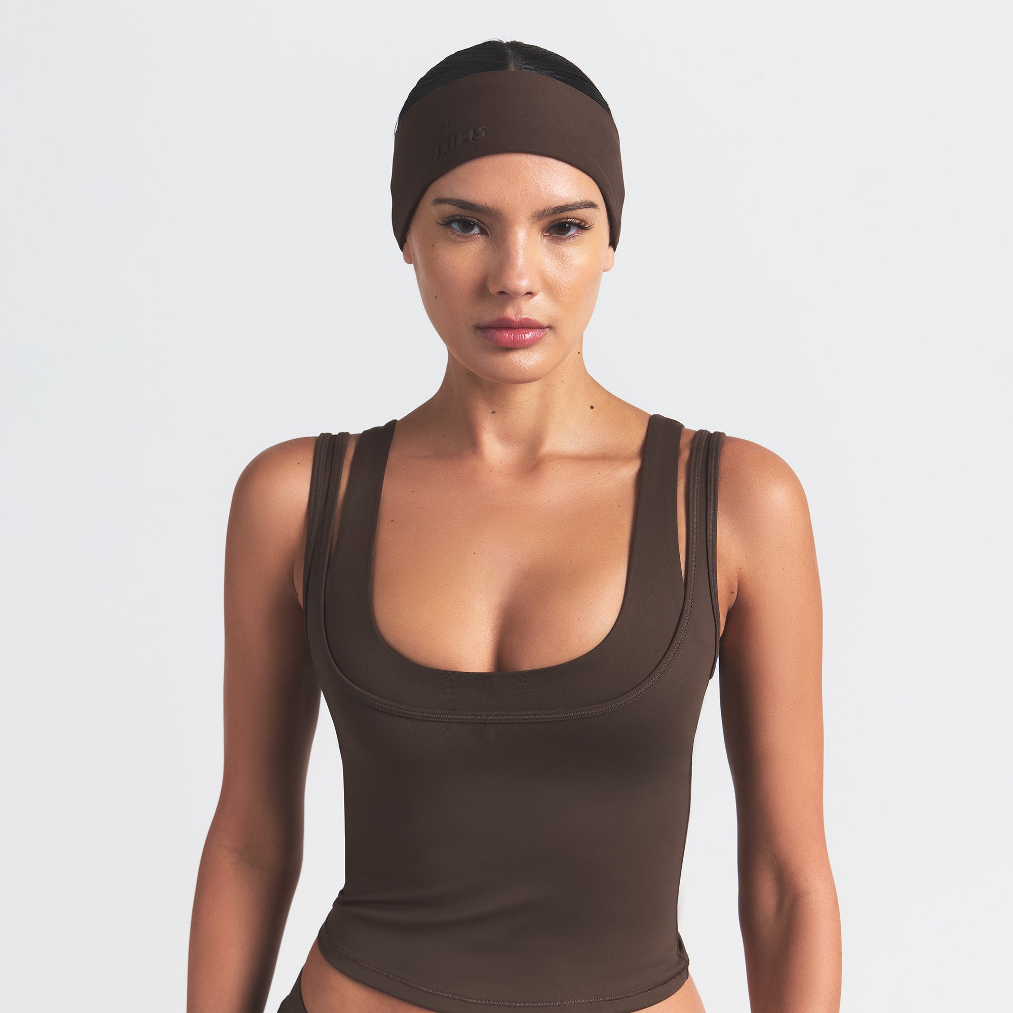 NikeSKIMS ACCESSORIES HEADBAND | DARK SEPIA - Image 2