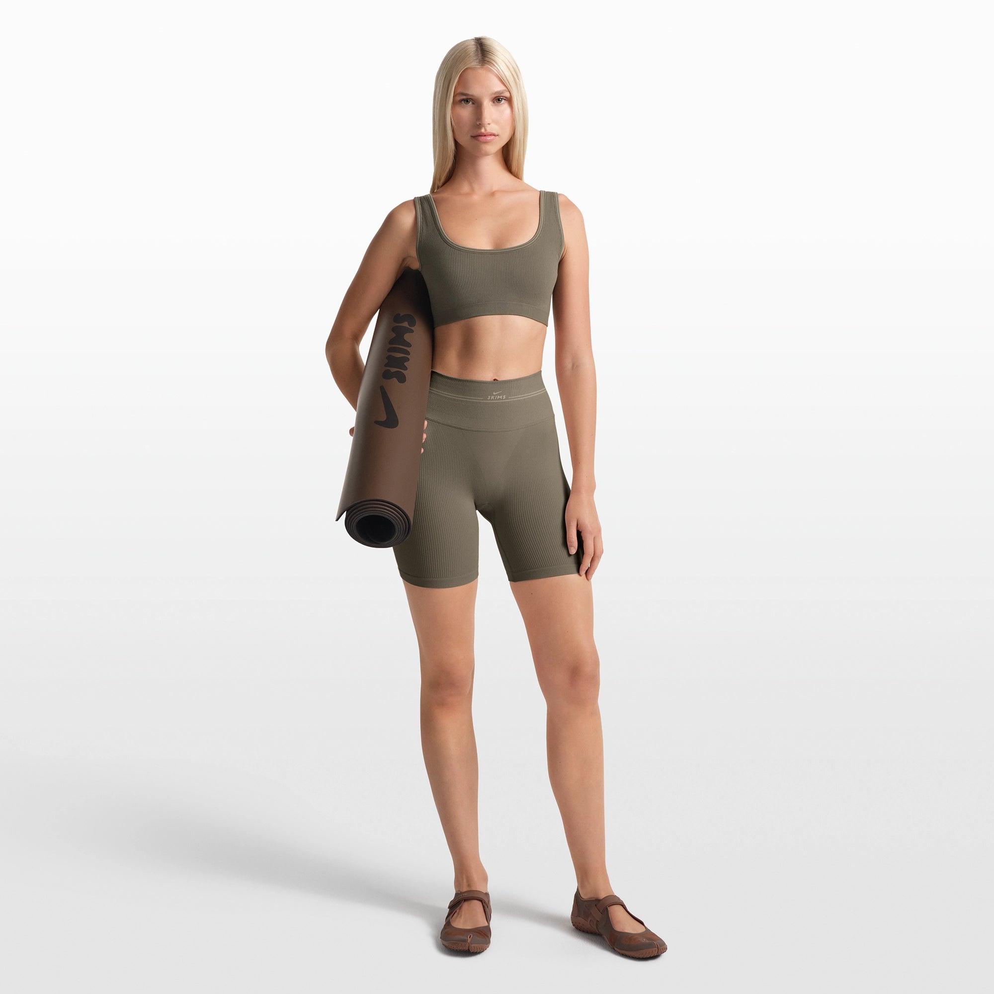 NikeSKIMS RIBBED SEAMLESS 5 BIKER SHORT | DUSTY OAKMOSS - Image 2