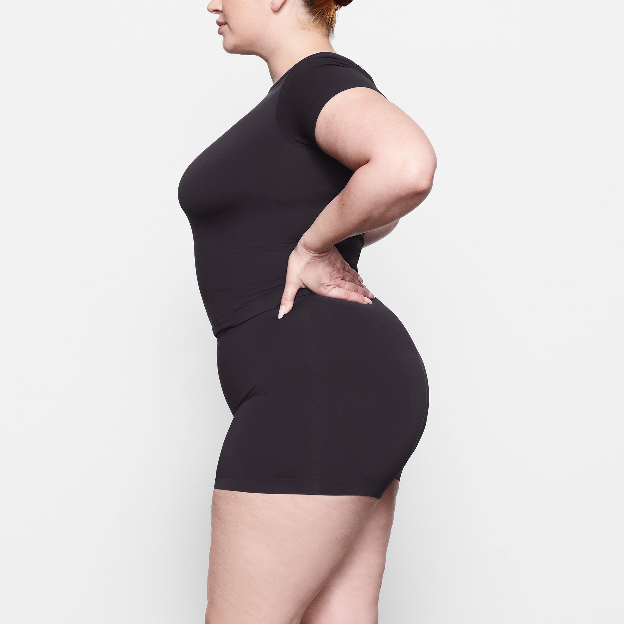 SOFT SMOOTHING SEAMLESS T-SHIRT | ONYX - Image 3